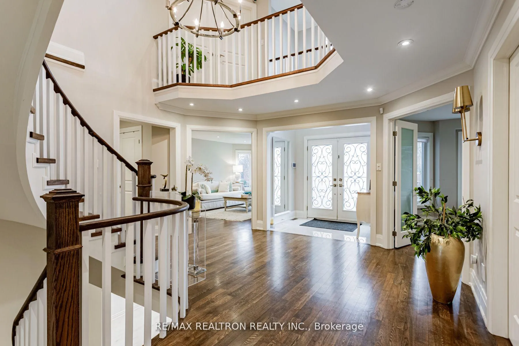 Photo 5 of 442 Mill Street, Richmond Hill, Mill Pond — HOMEH