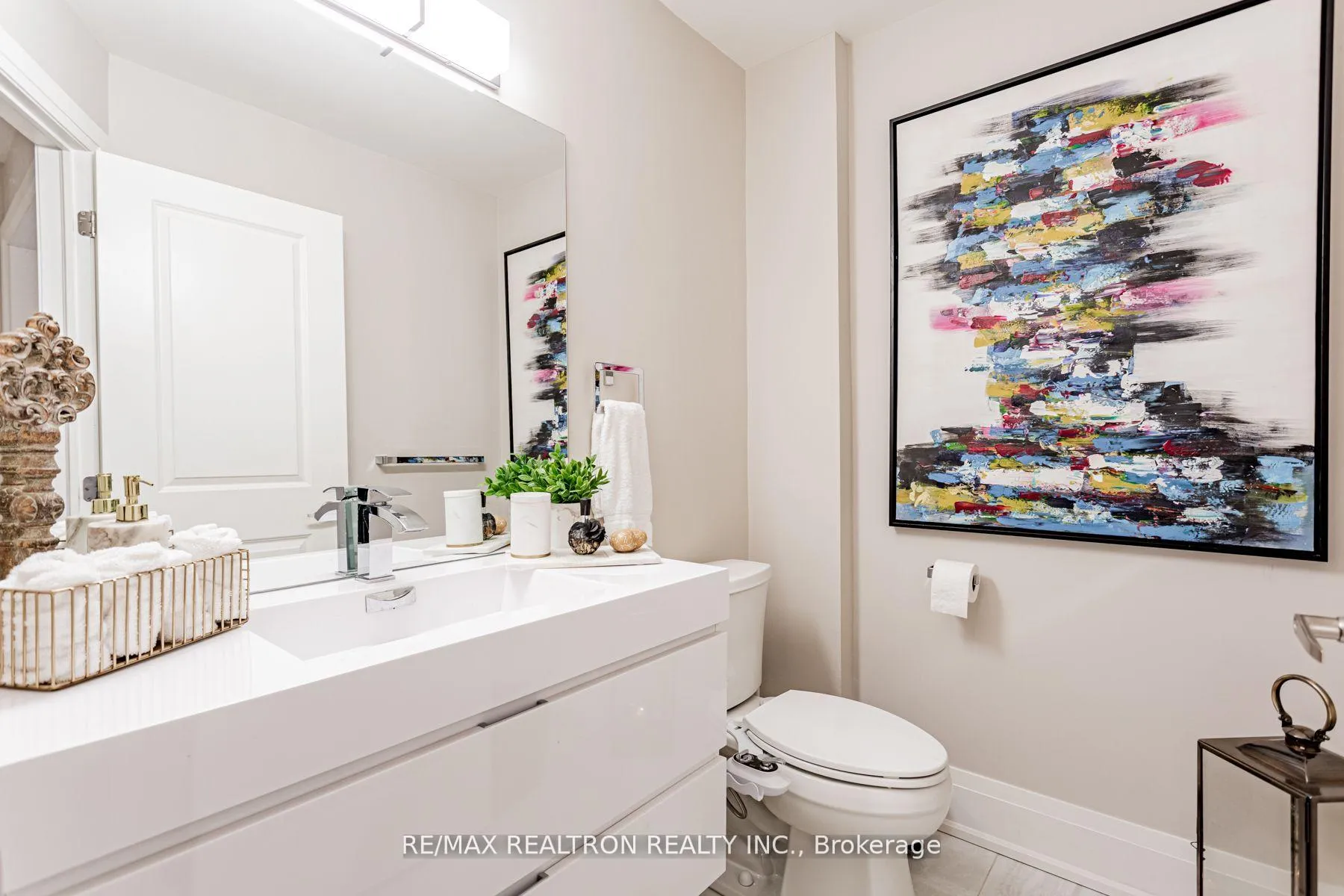 Photo 10 of 442 Mill Street, Richmond Hill, Mill Pond — HOMEH