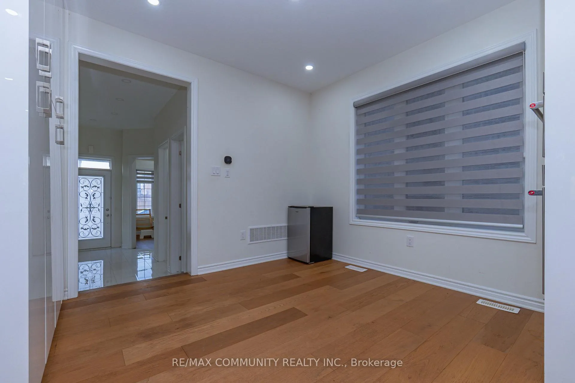 Photo 6 of 51 Cisco Drive, Whitby, Lynde Creek — HOMEH
