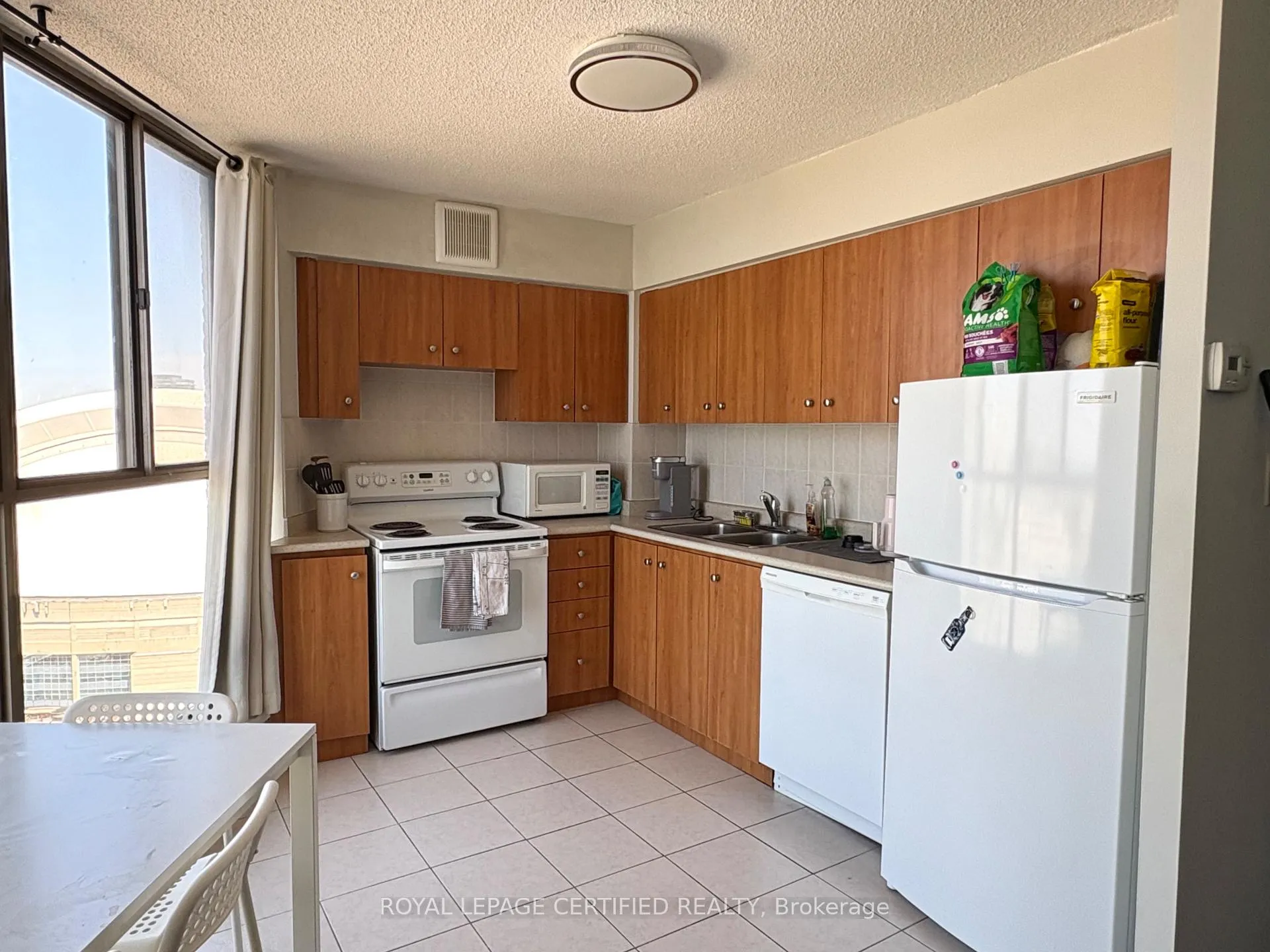 Photo 4 of Unit 3005, 270 Queens Quay W, Toronto, Waterfront Communities — HOMEH