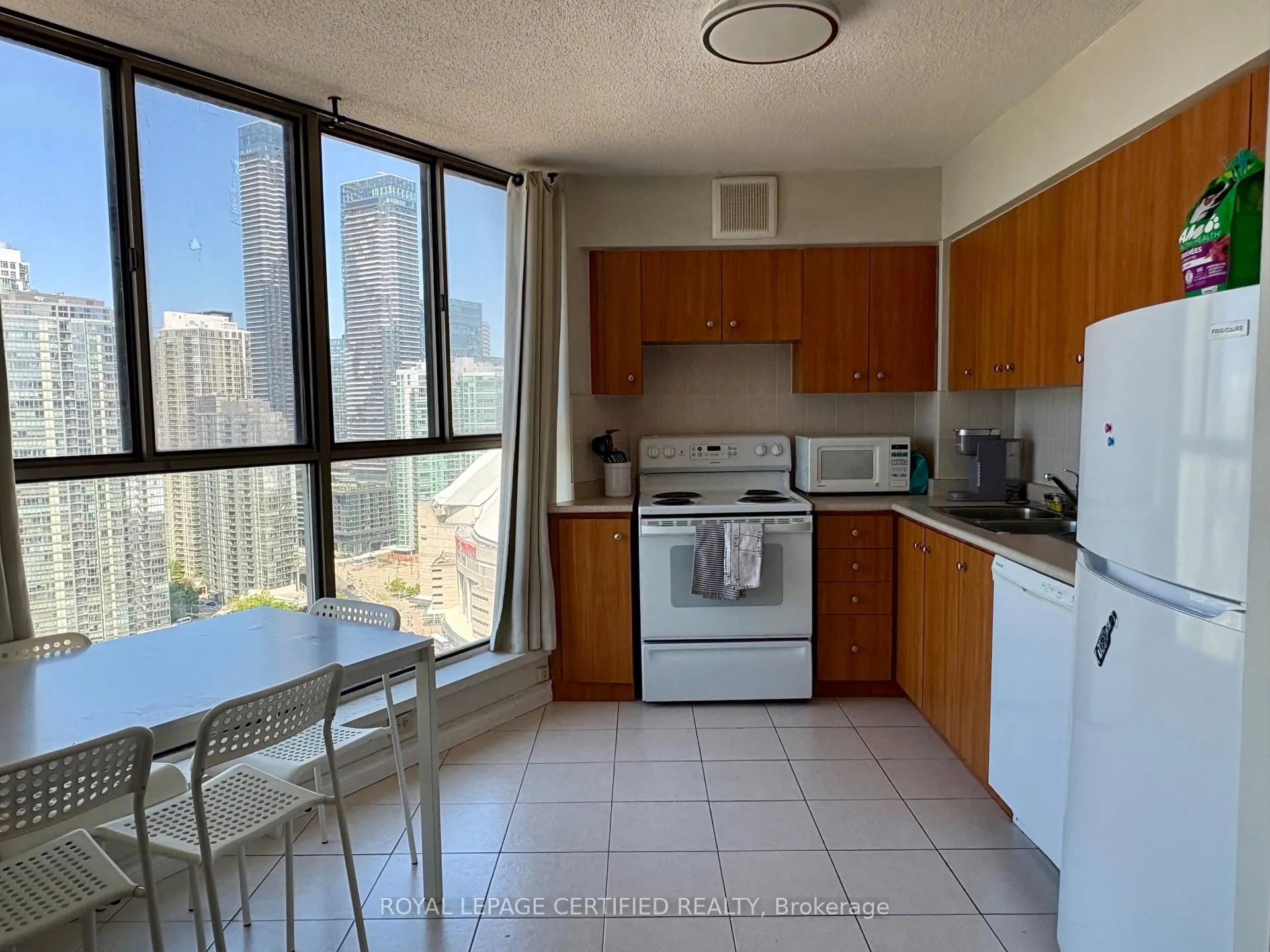 Photo 5 of Unit 3005, 270 Queens Quay W, Toronto, Waterfront Communities — HOMEH