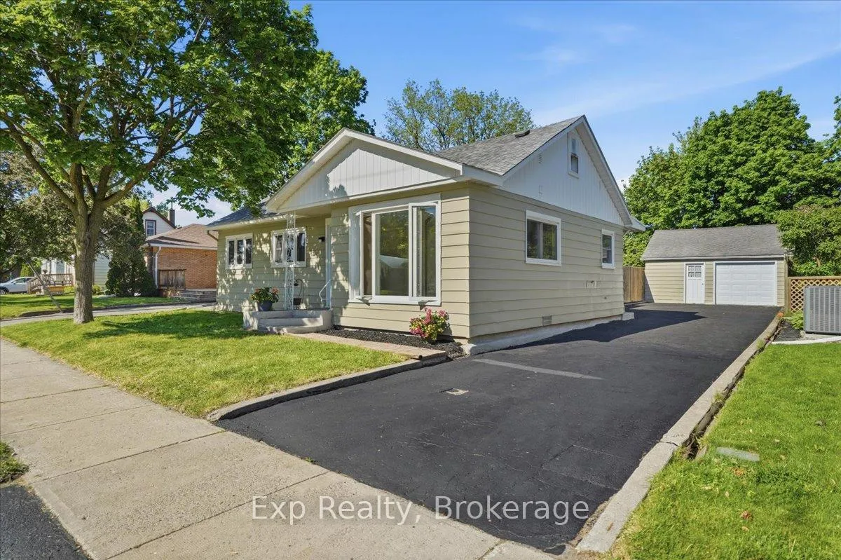 Photo 2 of 110 Hastings Drive, Belleville, Belleville Ward — HOMEH