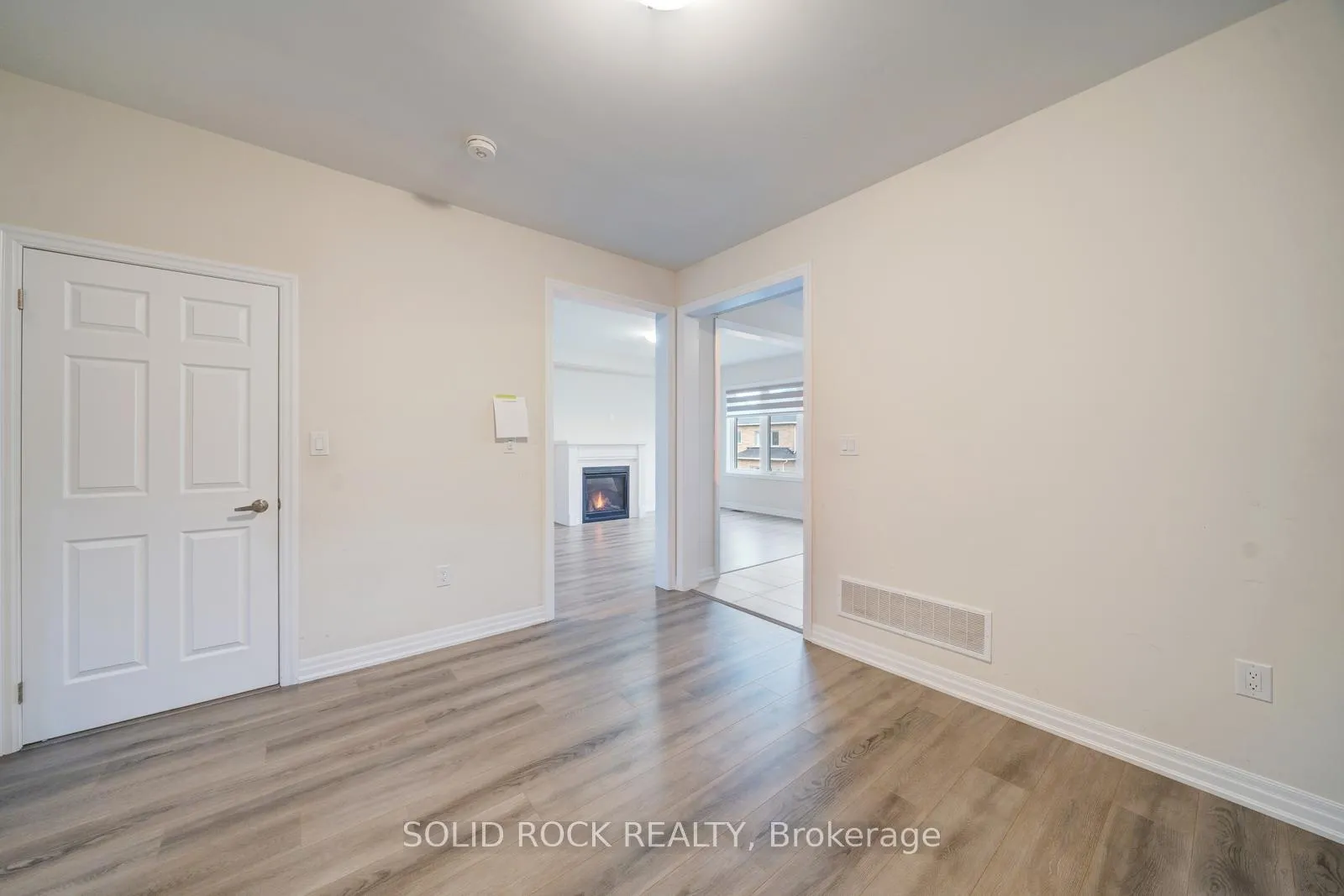 Photo 7 of 75 Ed Ewert Avenue, Clarington, Newcastle — HOMEH