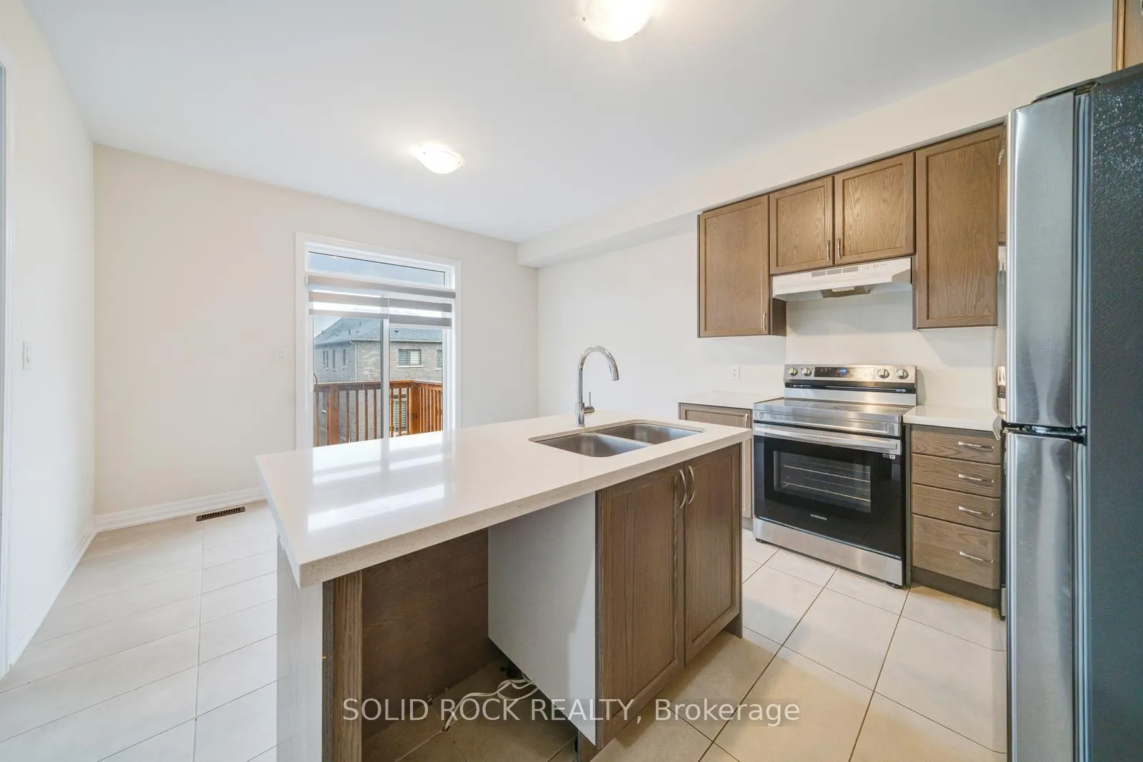 Photo 15 of 75 Ed Ewert Avenue, Clarington, Newcastle — HOMEH