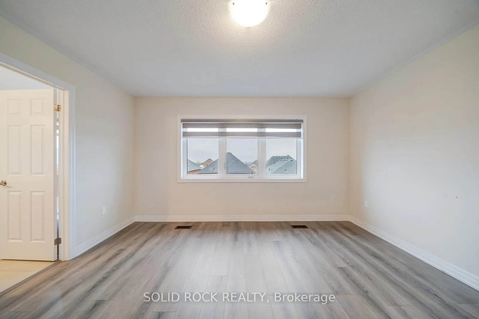 Photo 24 of 75 Ed Ewert Avenue, Clarington, Newcastle — HOMEH