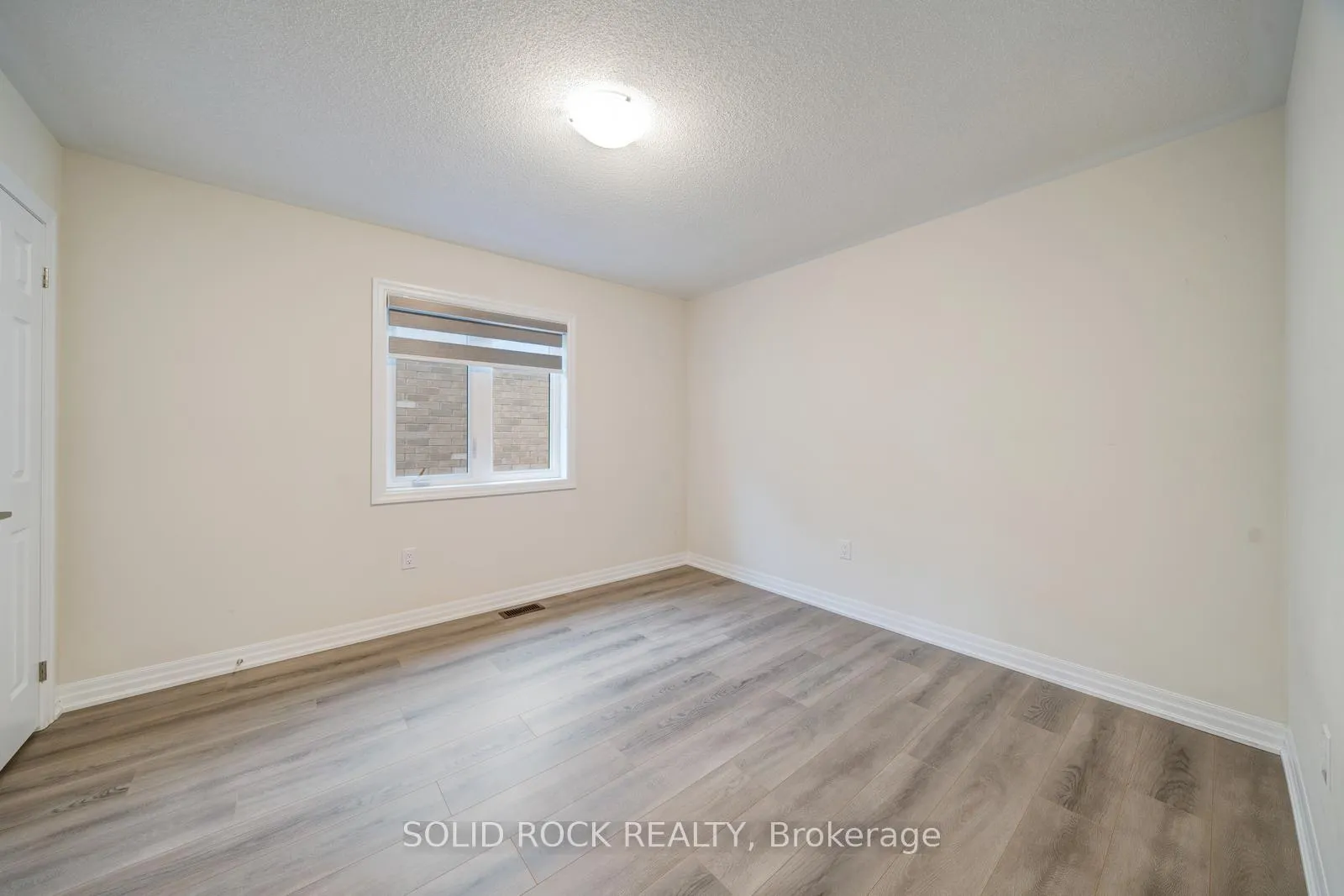 Photo 29 of 75 Ed Ewert Avenue, Clarington, Newcastle — HOMEH