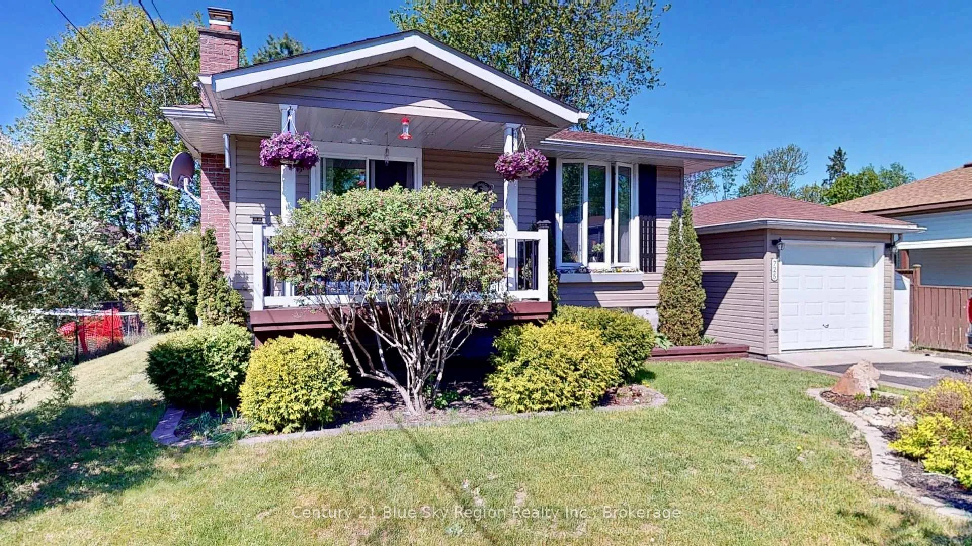 Photo 2 of 725 King Street, Callander — HOMEH