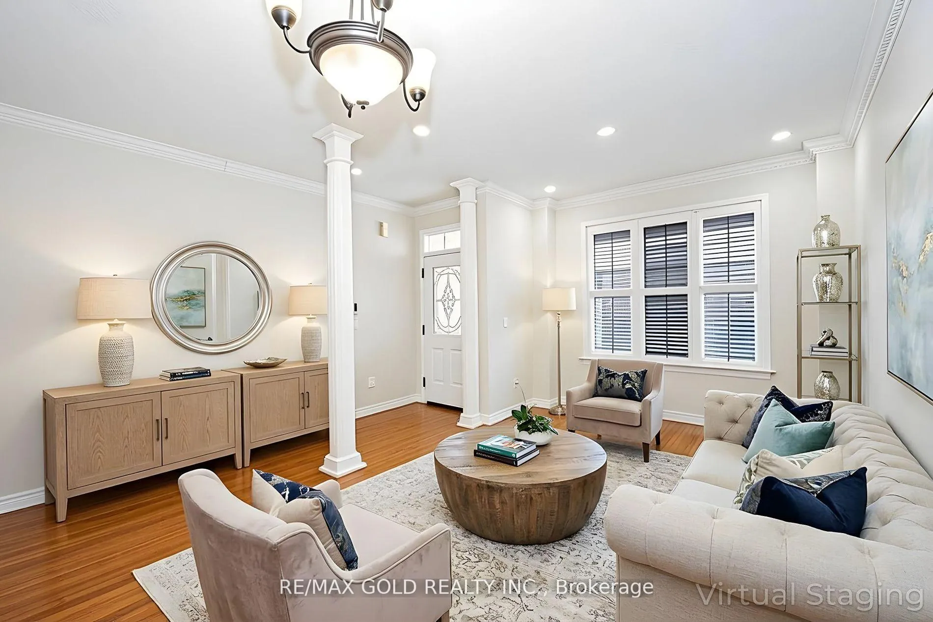 Photo 3 of 321 Queen Mary Drive, Brampton, Fletcher's Meadow — HOMEH