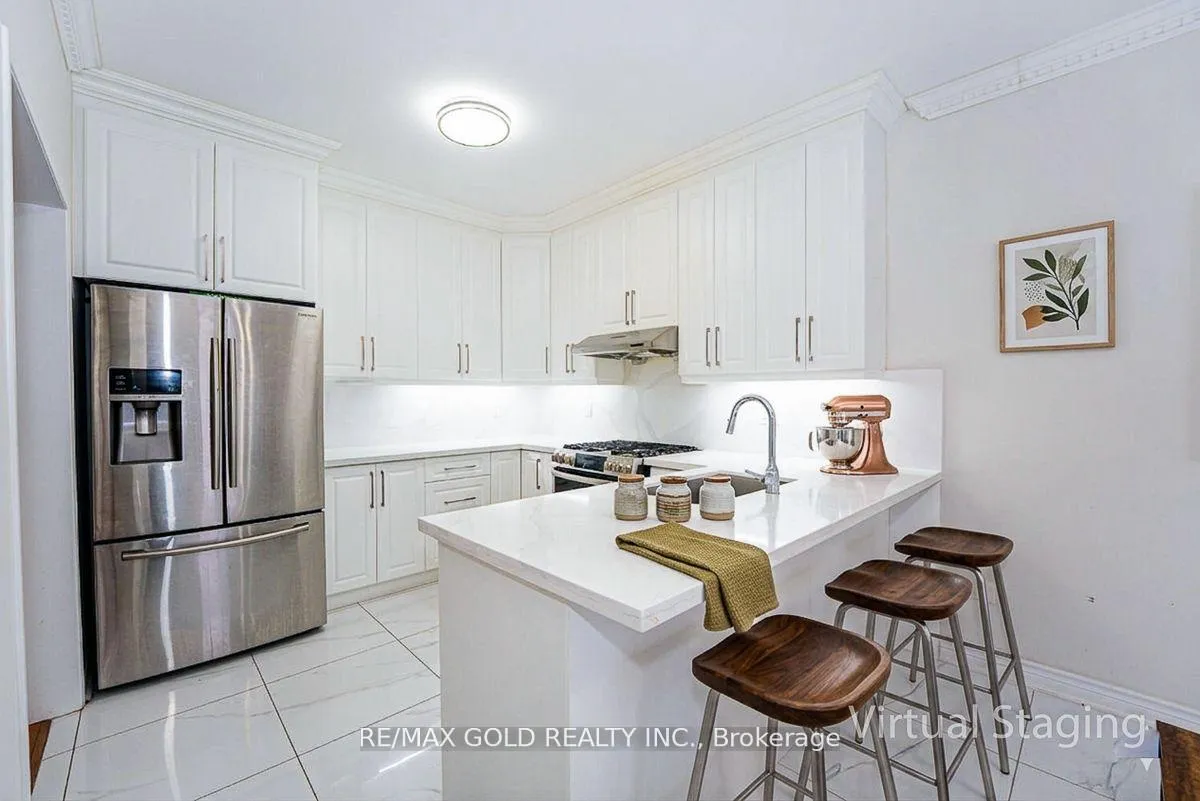 Photo 9 of 321 Queen Mary Drive, Brampton, Fletcher's Meadow — HOMEH