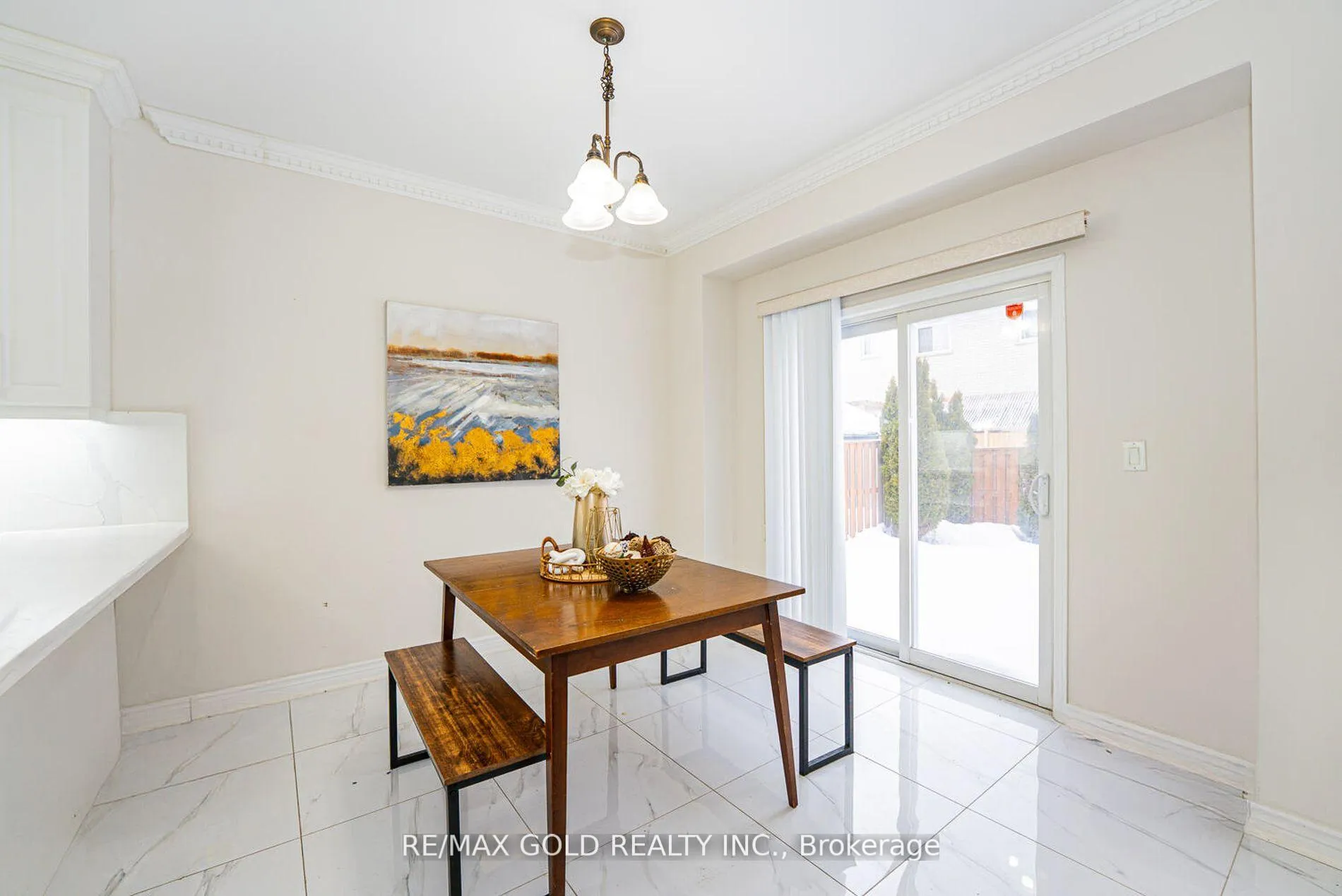 Photo 11 of 321 Queen Mary Drive, Brampton, Fletcher's Meadow — HOMEH