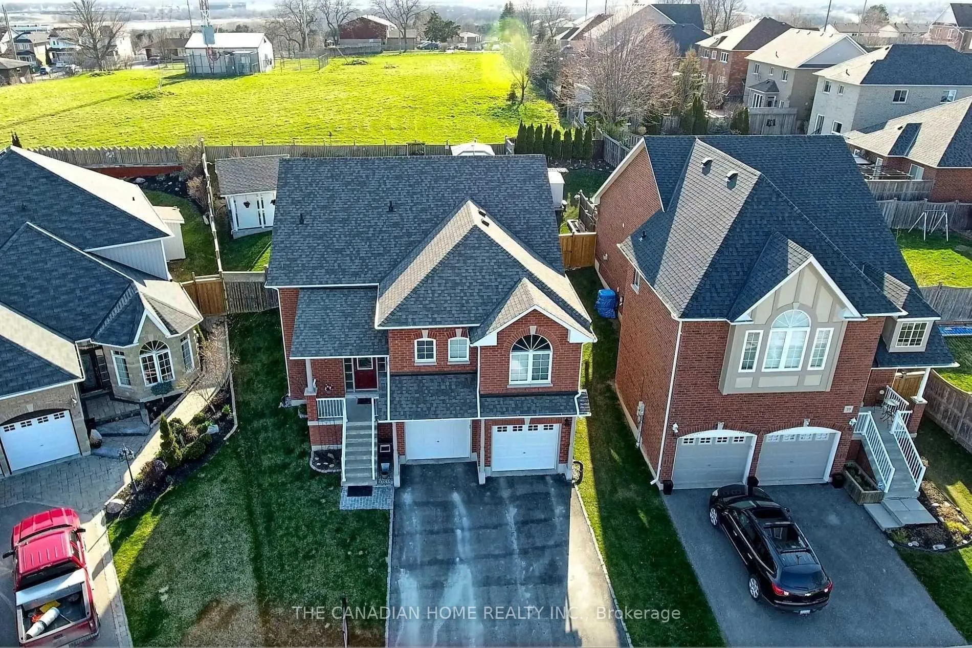 Photo 3 of 35 Cousins Street, Clarington, Courtice — HOMEH
