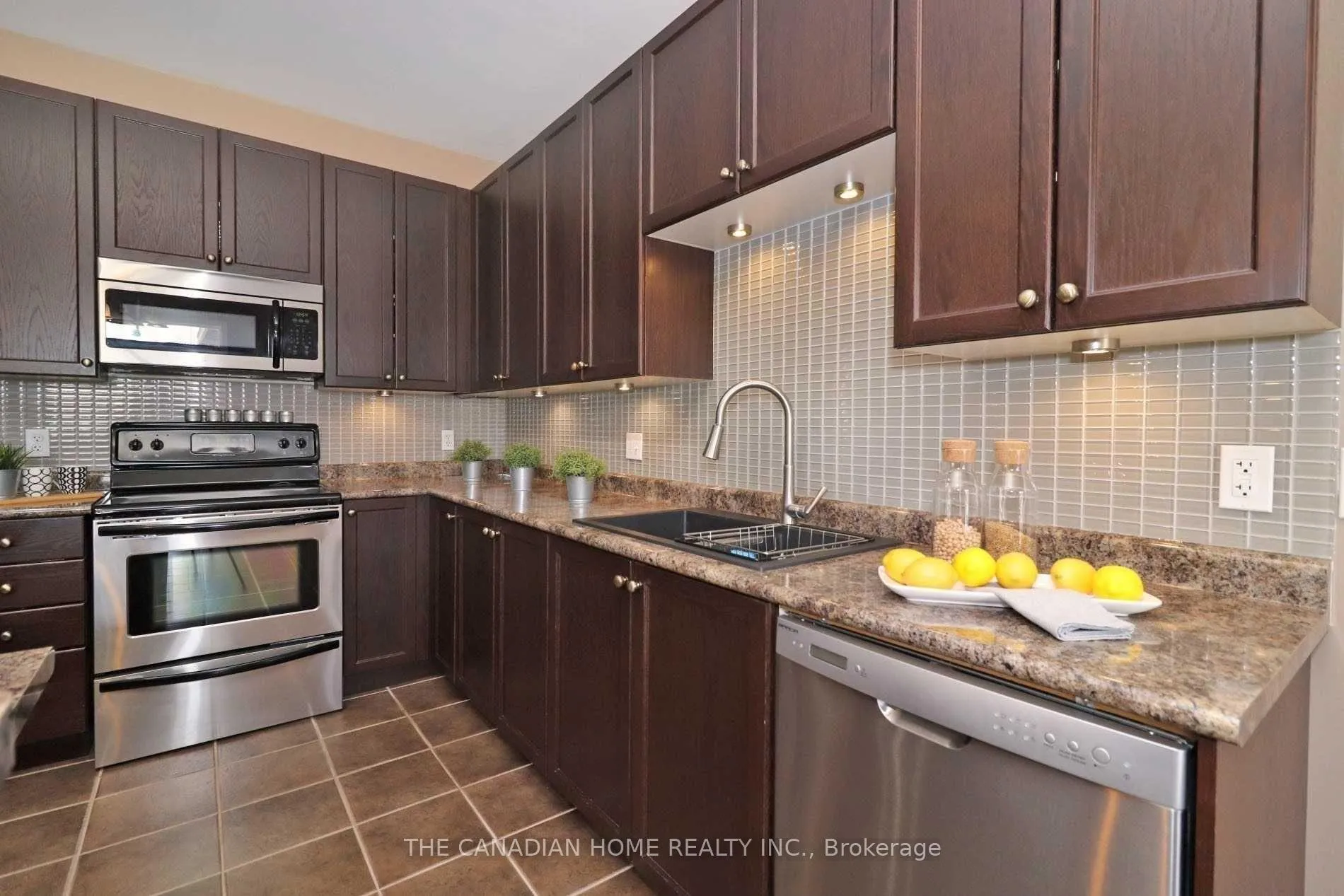 Photo 9 of 35 Cousins Street, Clarington, Courtice — HOMEH