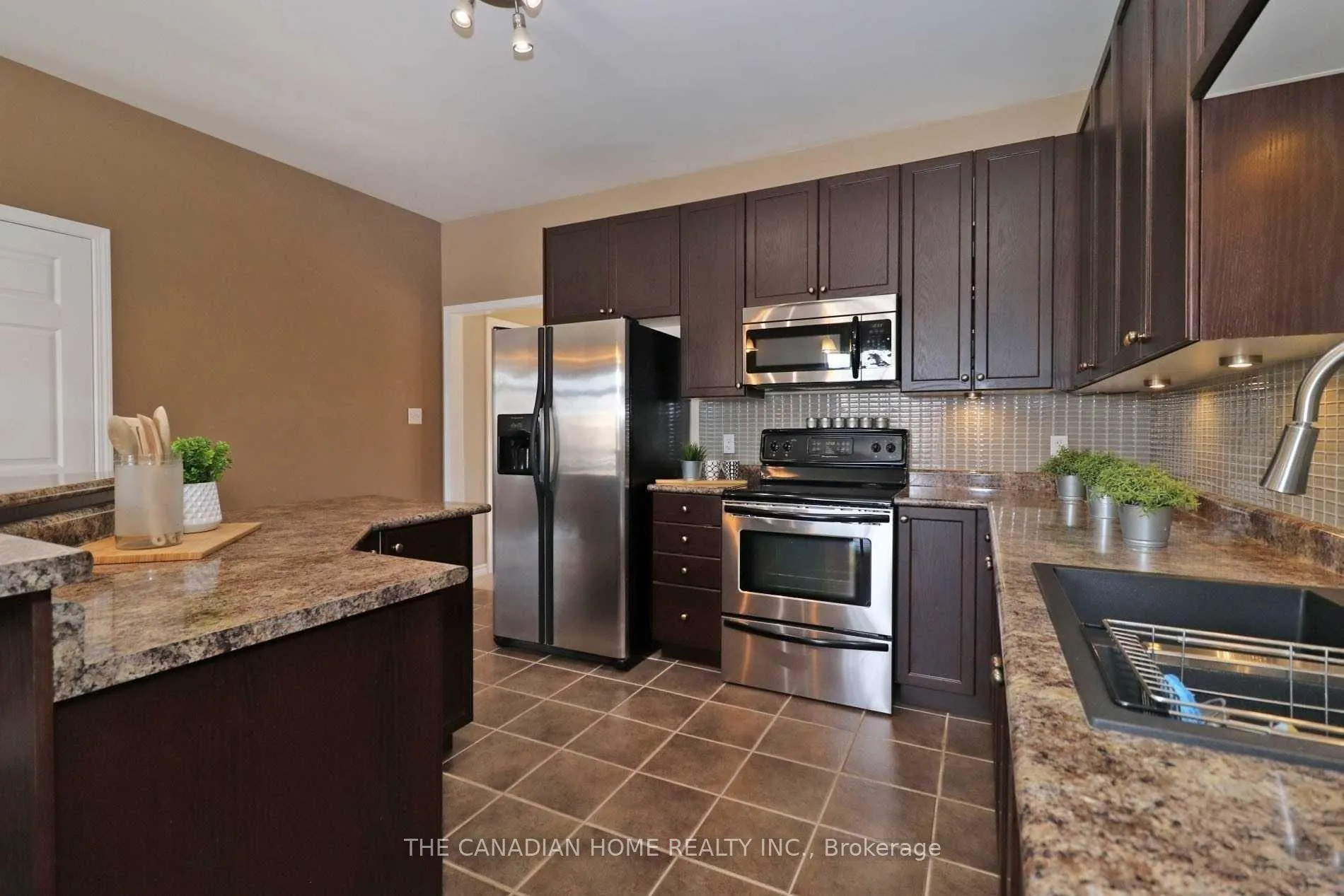 Photo 10 of 35 Cousins Street, Clarington, Courtice — HOMEH