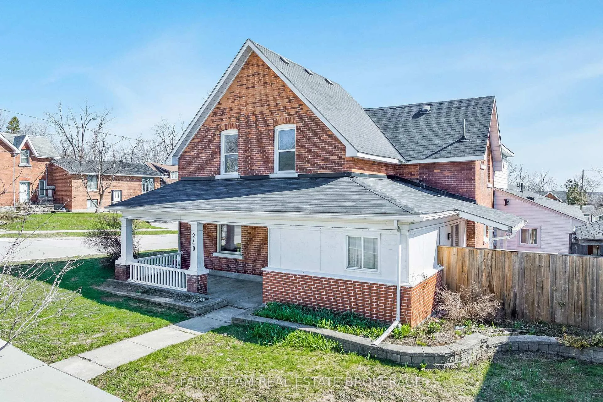 Photo 3 of 240 Laclie Street, Orillia — HOMEH