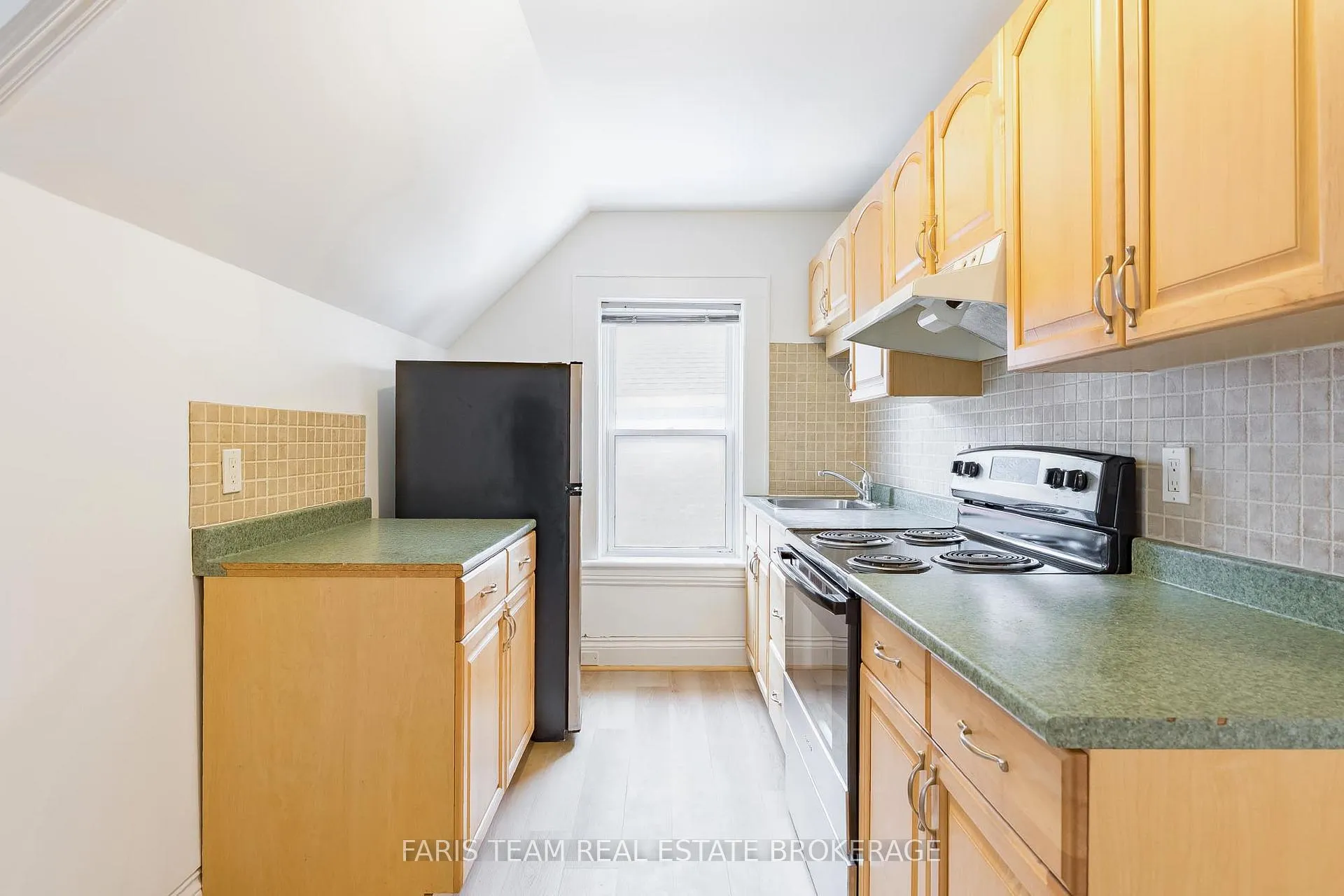 Photo 4 of 240 Laclie Street, Orillia — HOMEH