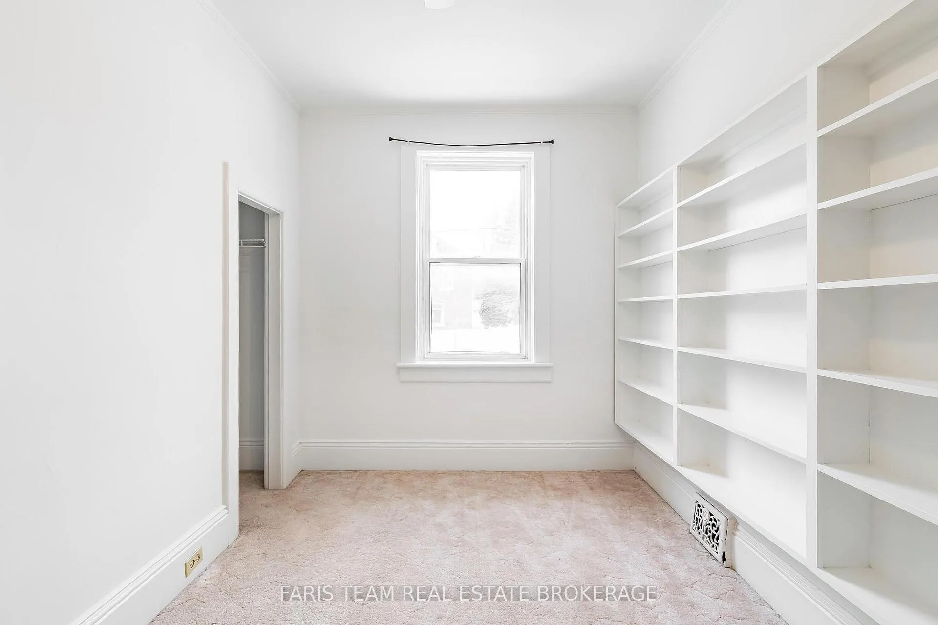 Photo 17 of 240 Laclie Street, Orillia — HOMEH