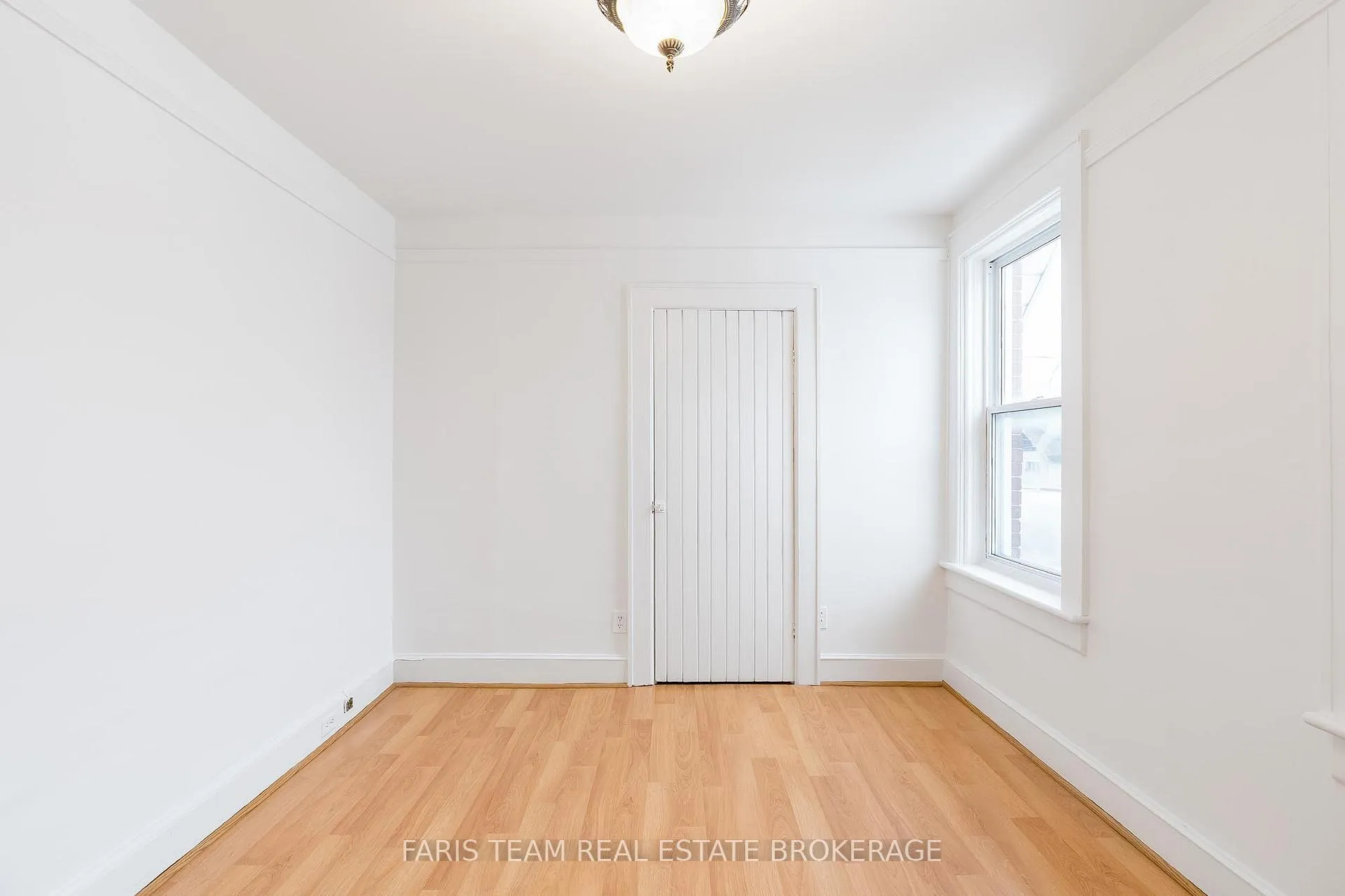 Photo 20 of 240 Laclie Street, Orillia — HOMEH