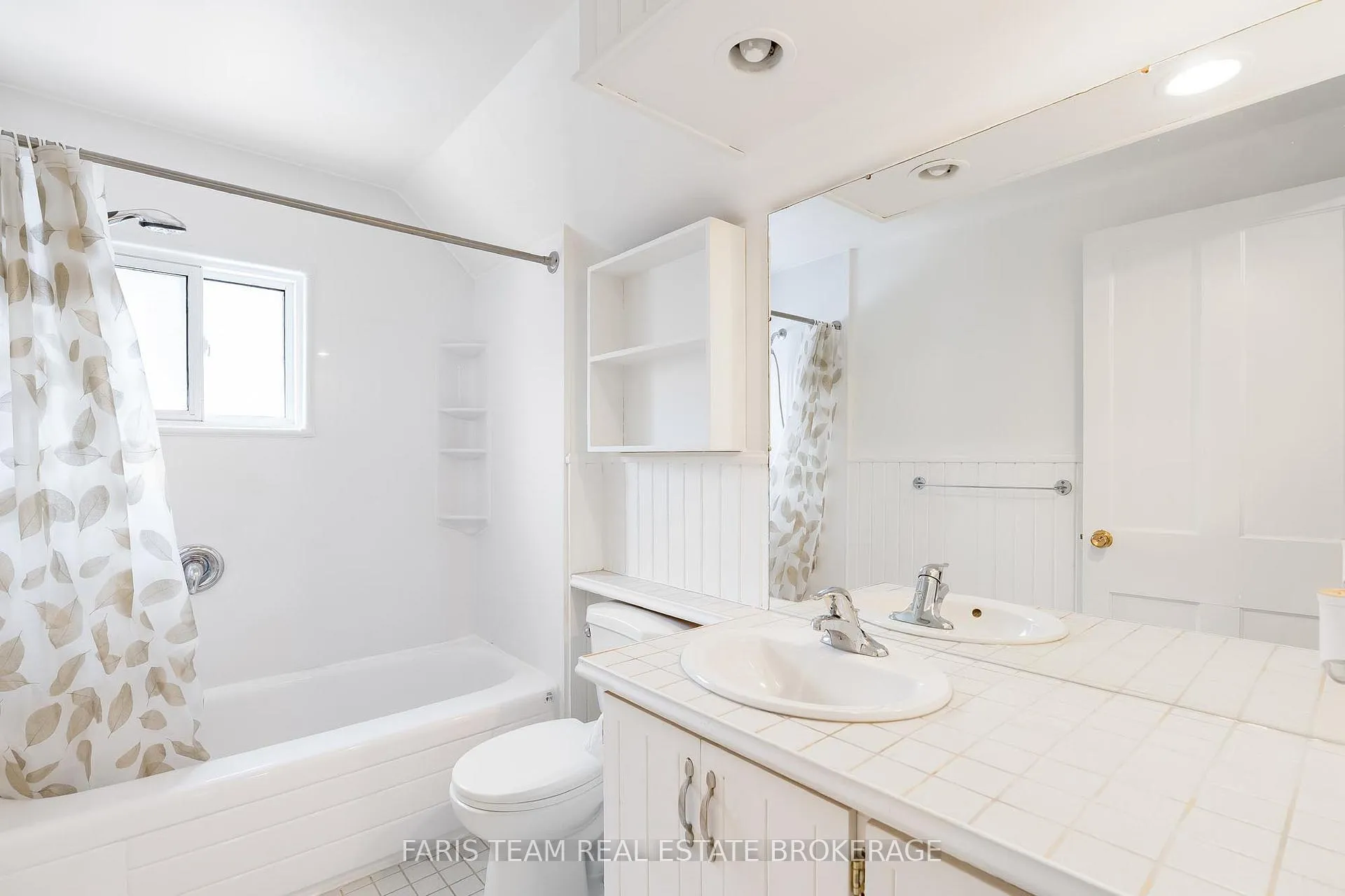 Photo 22 of 240 Laclie Street, Orillia — HOMEH