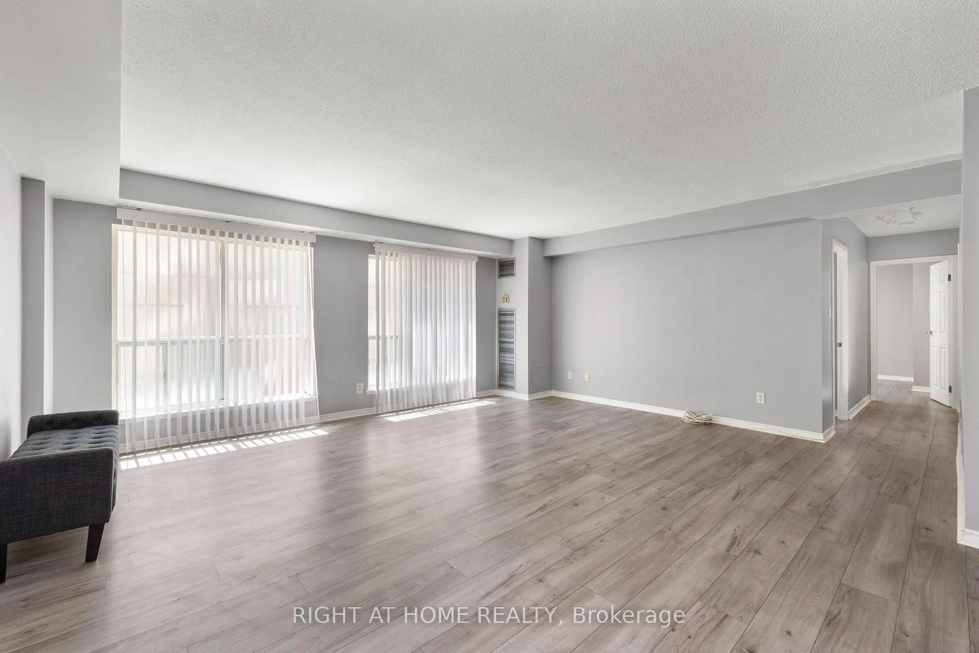 Photo 5 of Unit 303, 25 The Esplanade, Toronto, Waterfront Communities — HOMEH