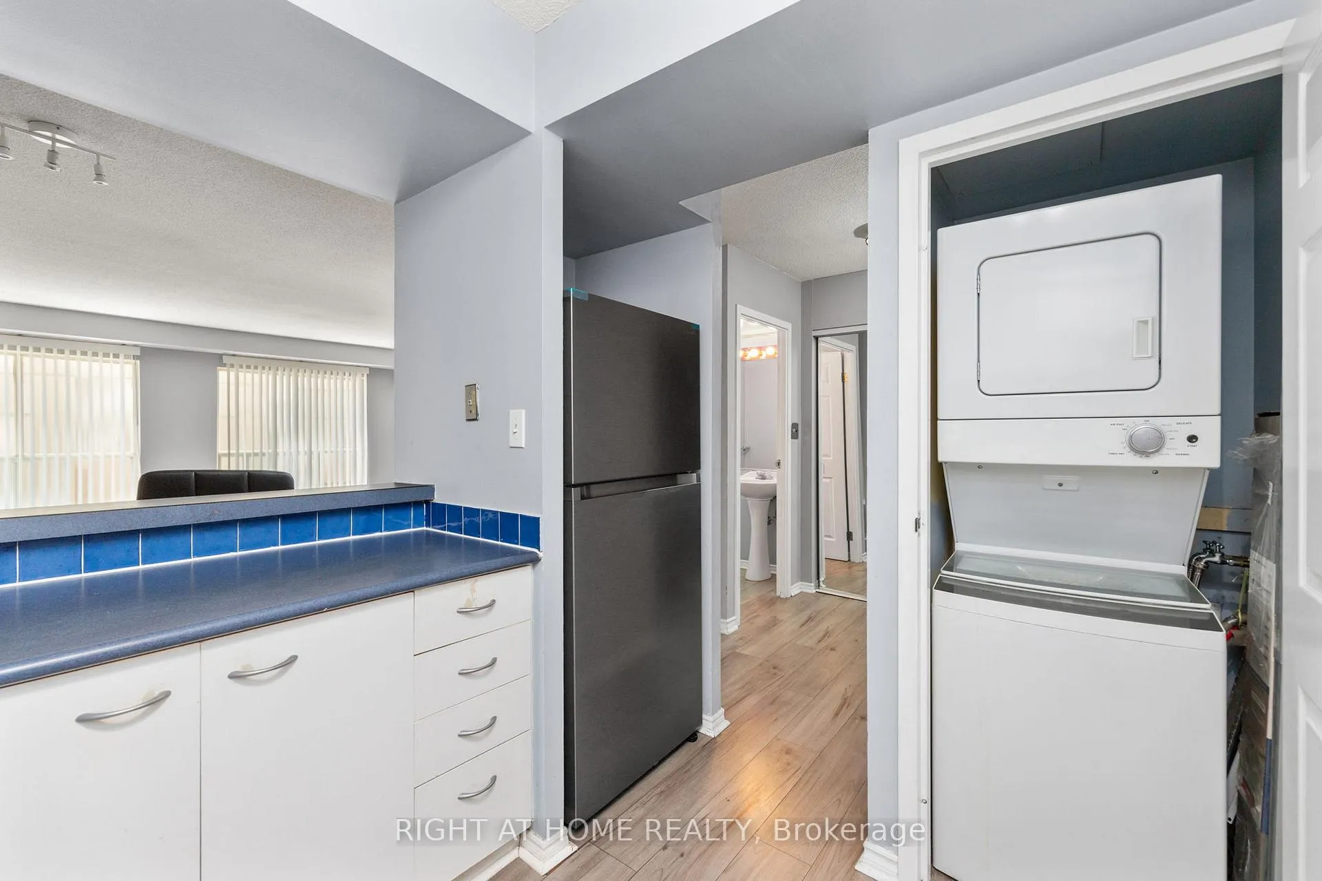 Photo 8 of Unit 303, 25 The Esplanade, Toronto, Waterfront Communities — HOMEH