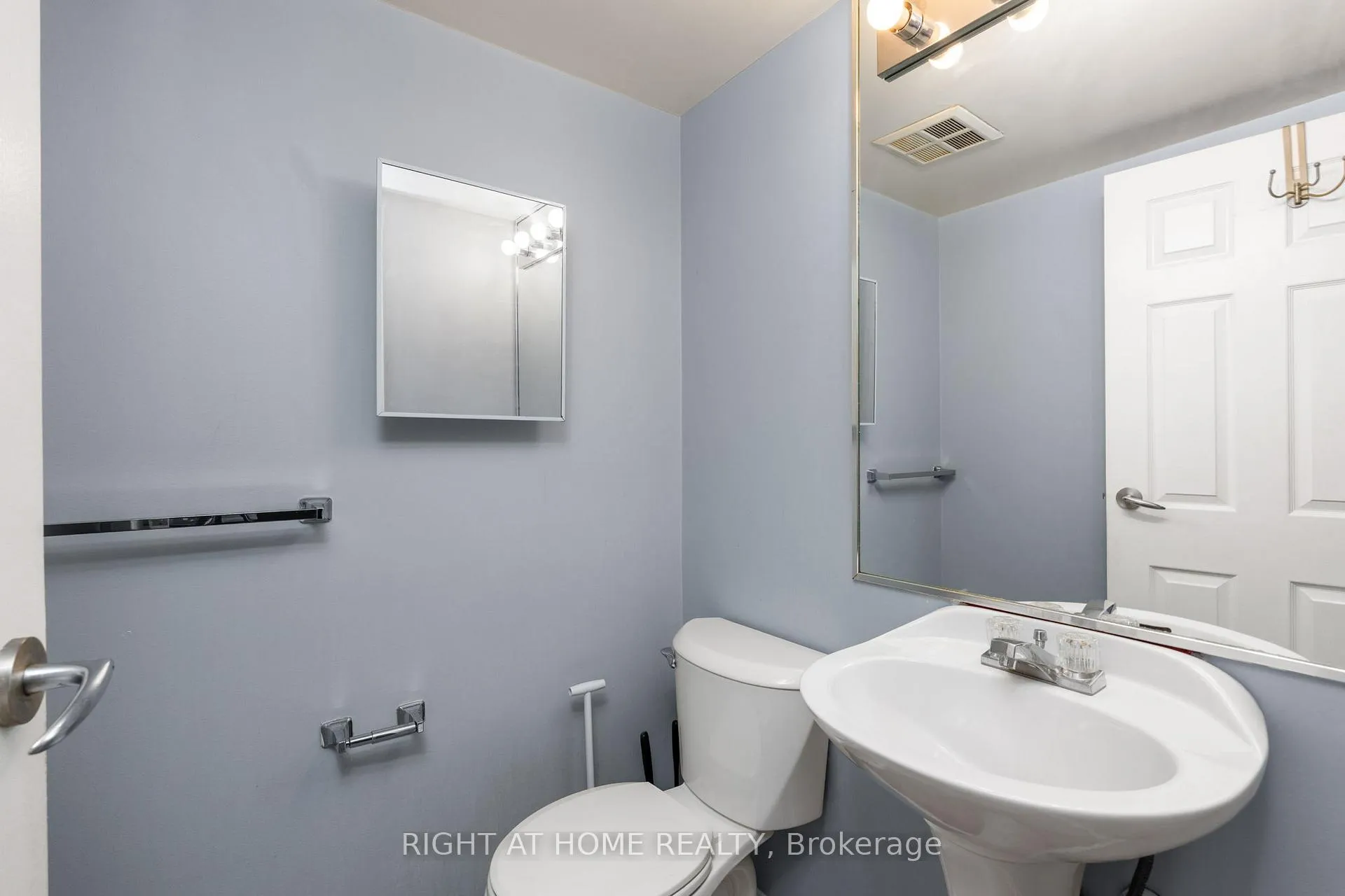 Photo 9 of Unit 303, 25 The Esplanade, Toronto, Waterfront Communities — HOMEH