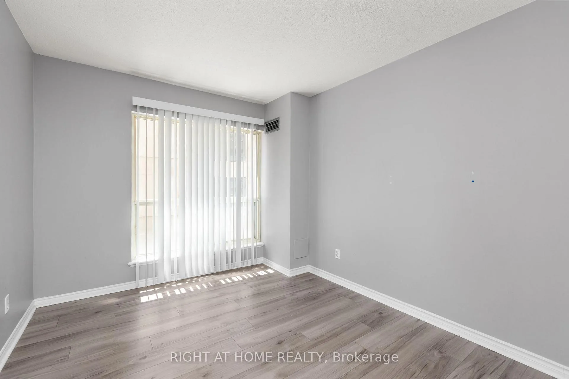 Photo 10 of Unit 303, 25 The Esplanade, Toronto, Waterfront Communities — HOMEH