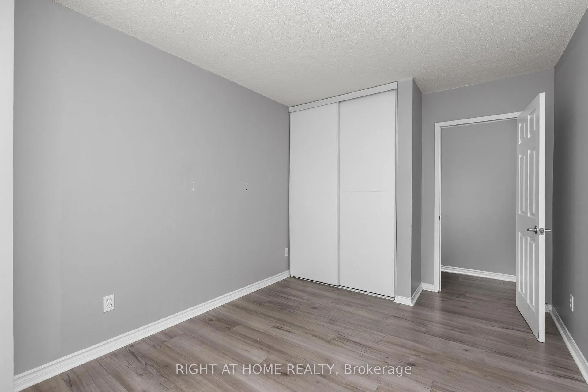 Photo 11 of Unit 303, 25 The Esplanade, Toronto, Waterfront Communities — HOMEH