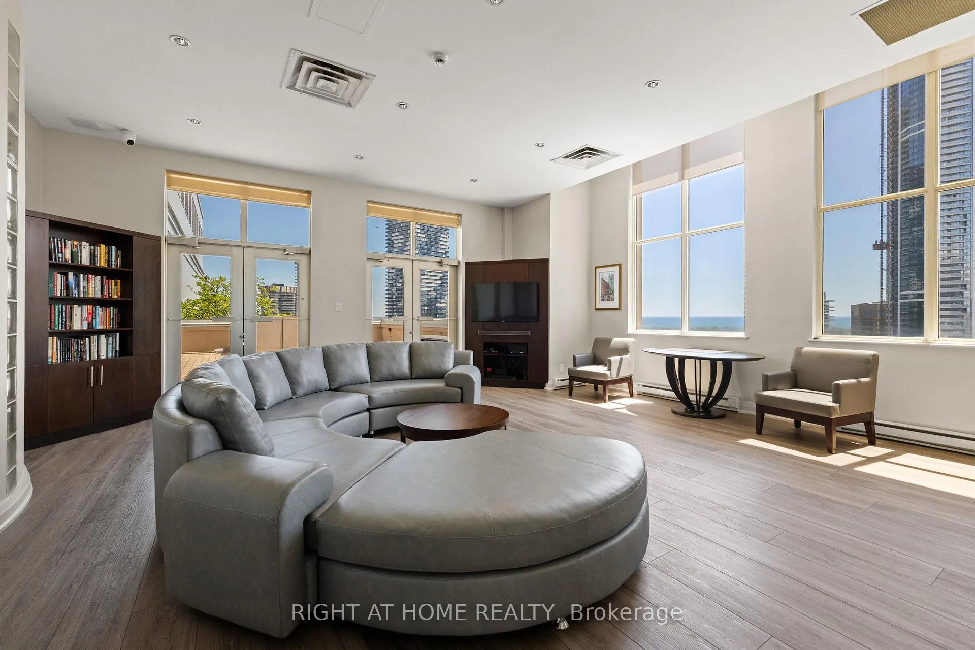 Photo 19 of Unit 303, 25 The Esplanade, Toronto, Waterfront Communities — HOMEH