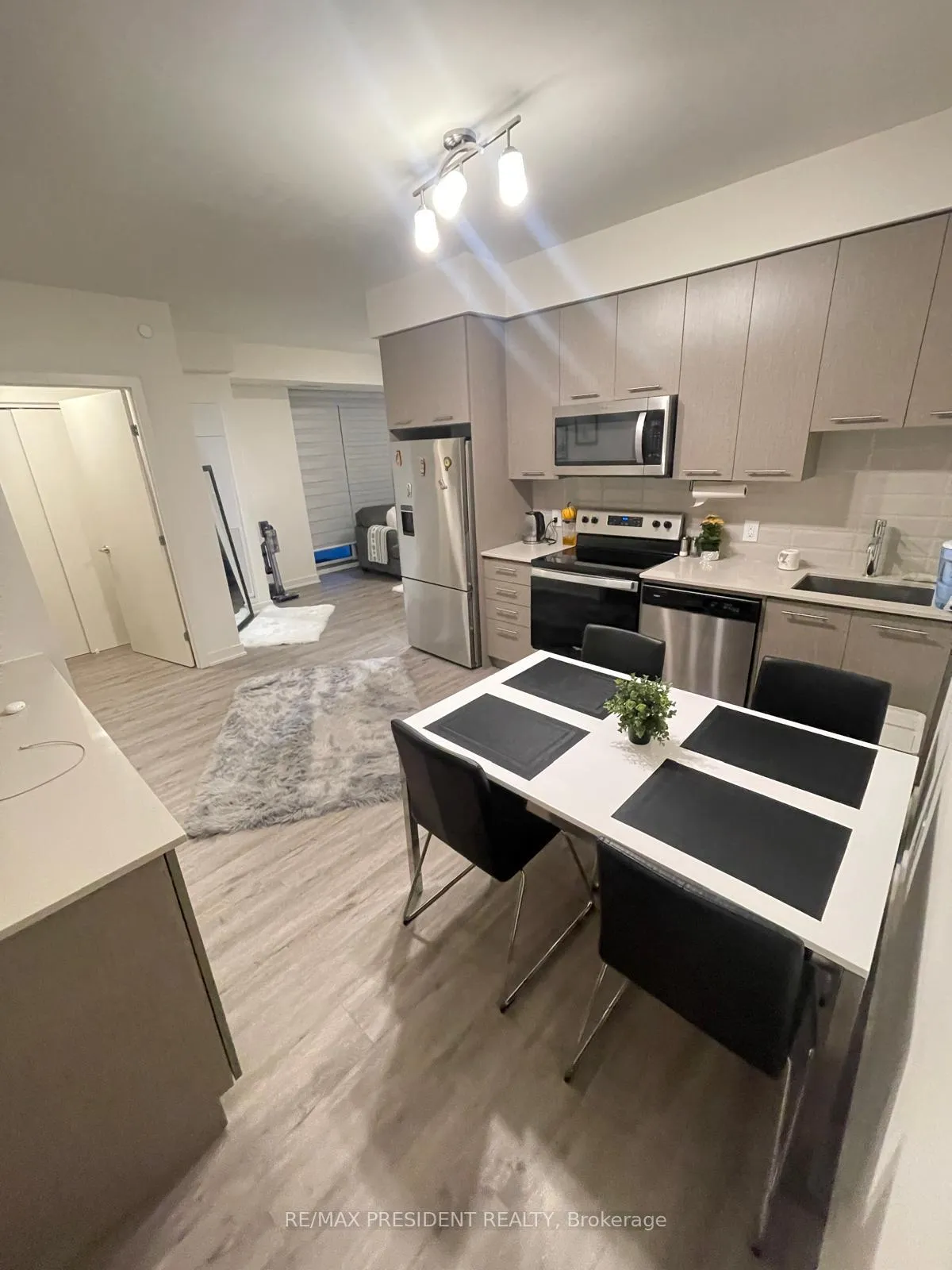 Photo 4 of Unit 205, 385 Winston Road, Grimsby, Grimsby Beach — HOMEH