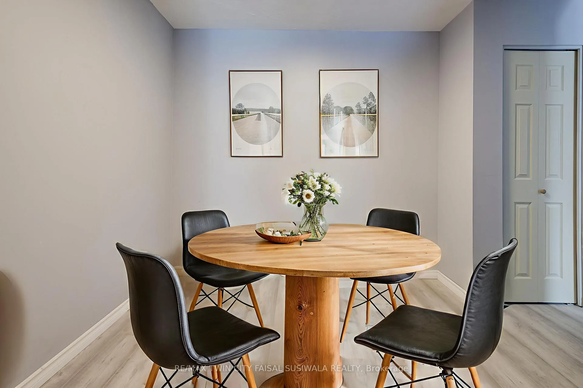 Photo 6 of Unit 18, 249 Cedarbrae Avenue, Waterloo, Lakeshore Village — HOMEH
