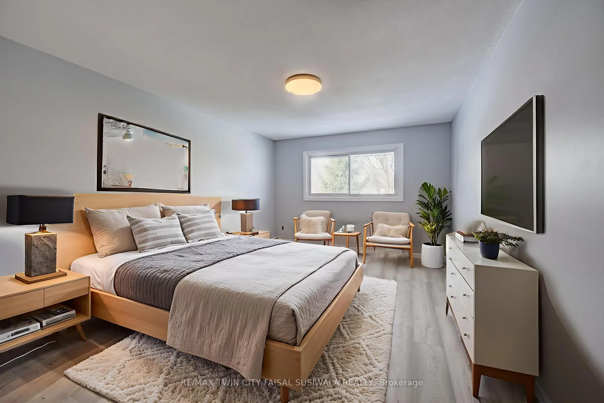 Photo 8 of Unit 18, 249 Cedarbrae Avenue, Waterloo, Lakeshore Village — HOMEH