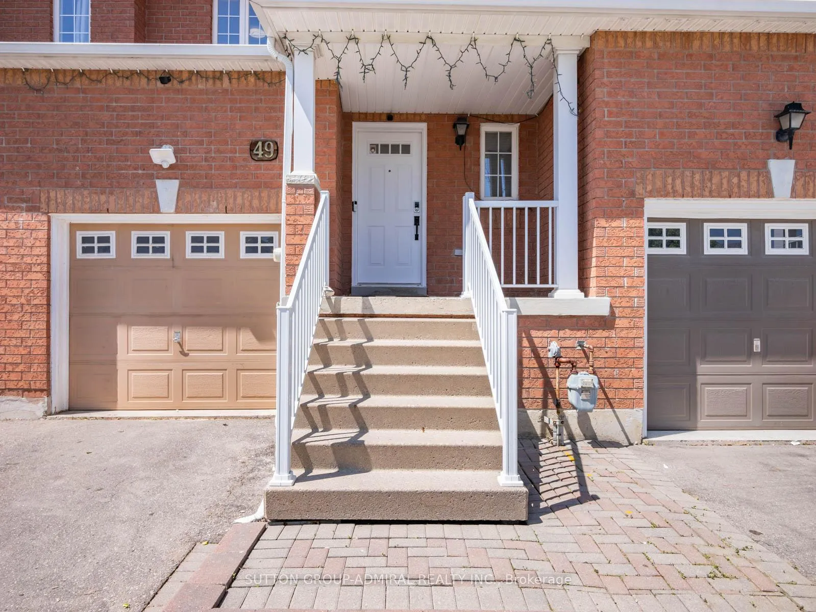 Photo 2 of 49 Lindenshire Avenue, Vaughan, Maple — HOMEH