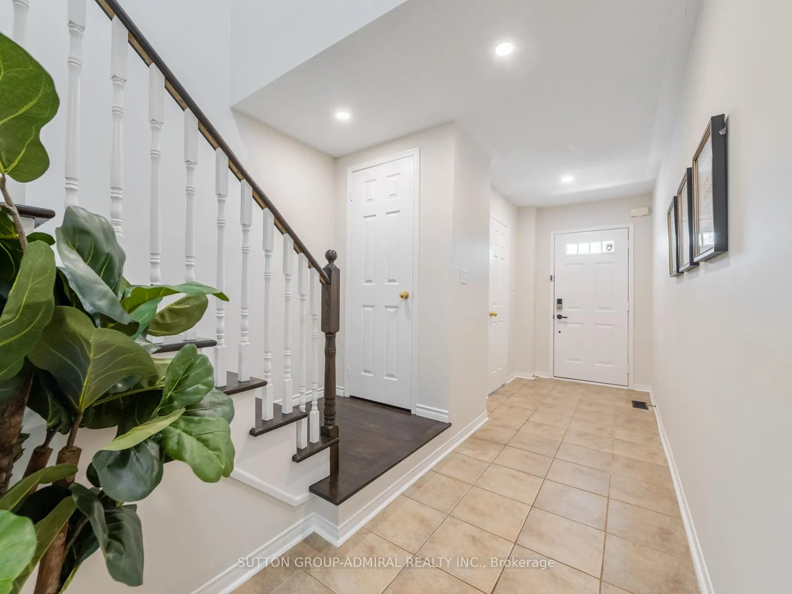 Photo 4 of 49 Lindenshire Avenue, Vaughan, Maple — HOMEH