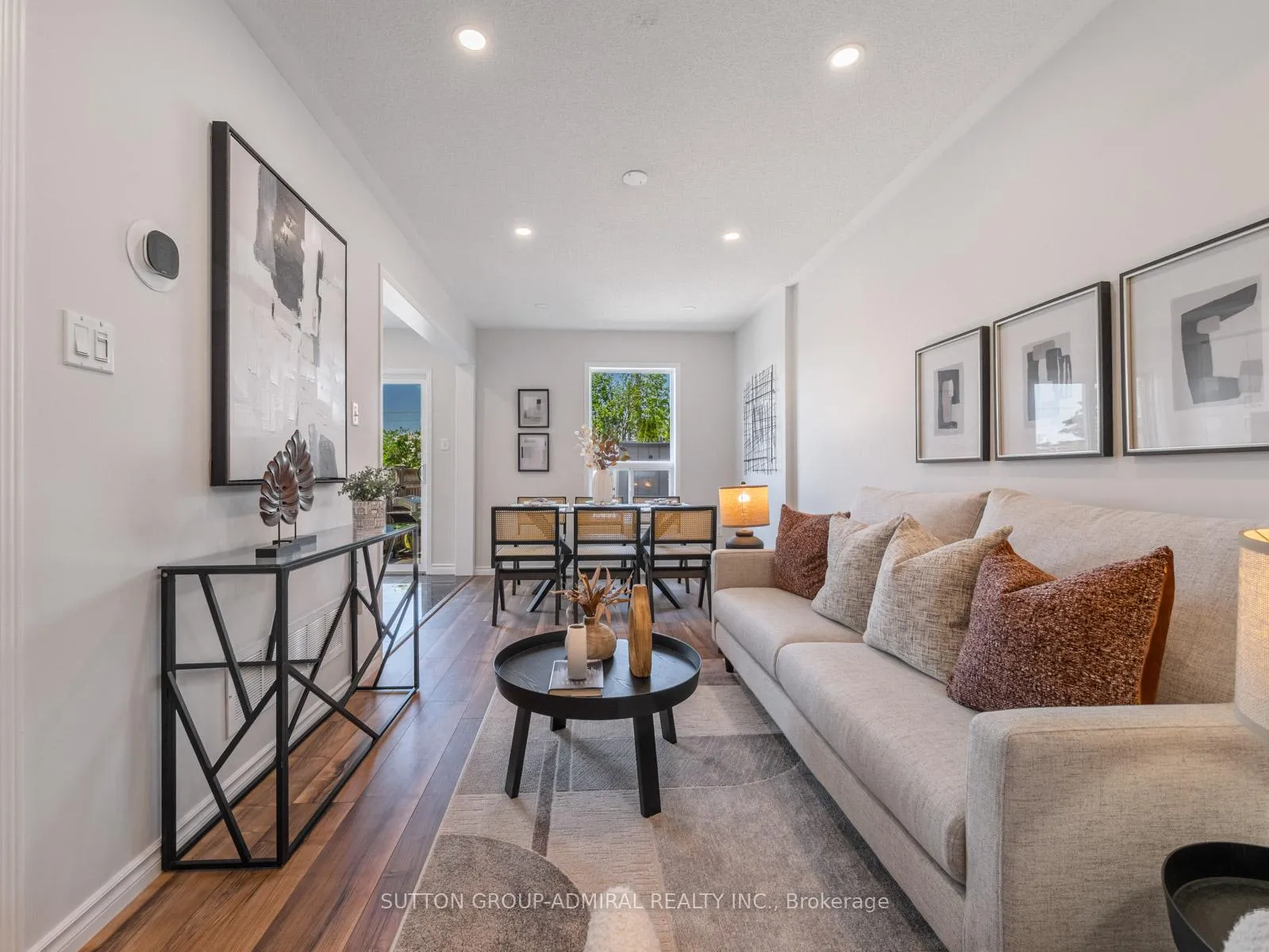 Photo 6 of 49 Lindenshire Avenue, Vaughan, Maple — HOMEH