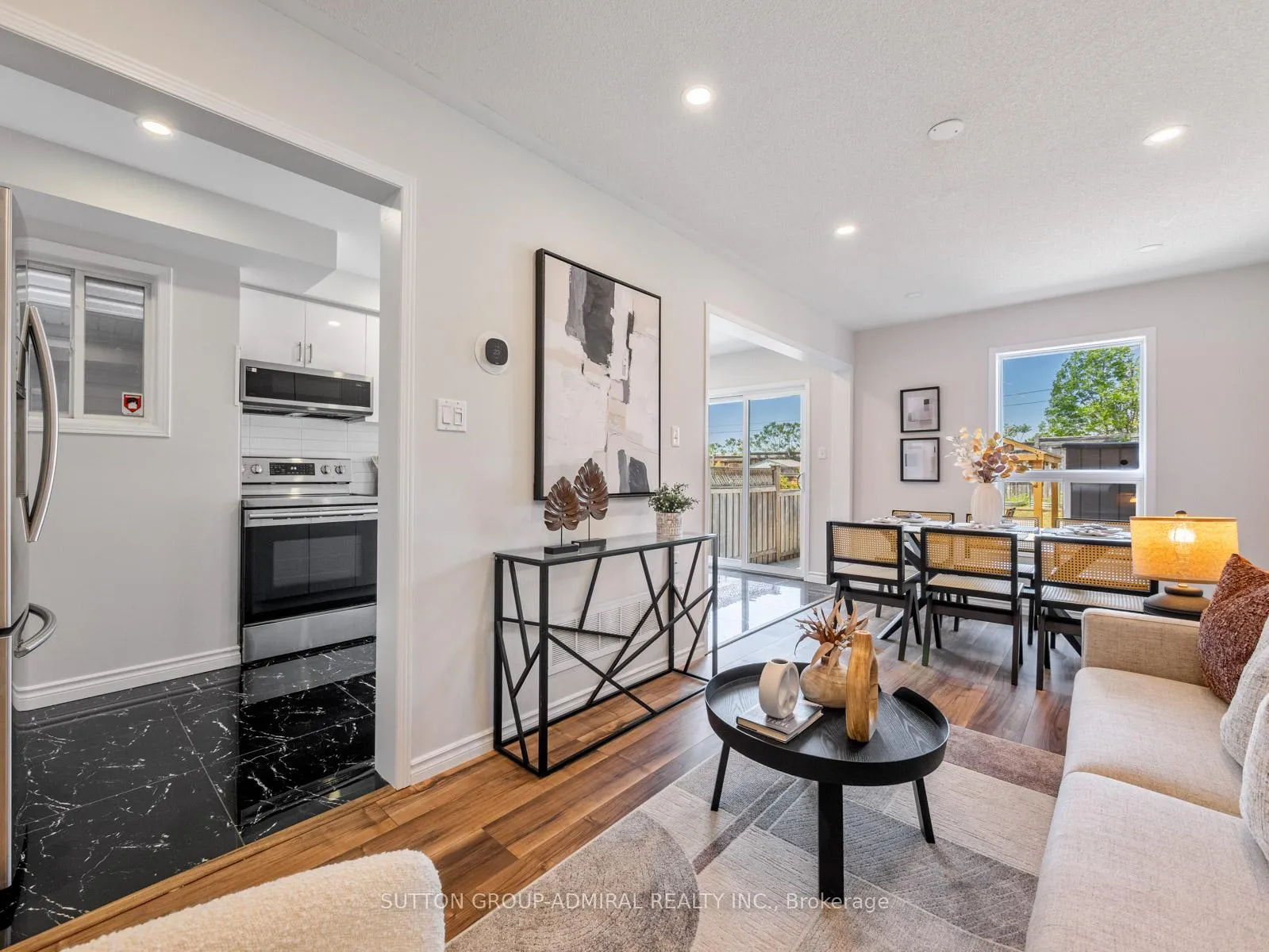 Photo 11 of 49 Lindenshire Avenue, Vaughan, Maple — HOMEH