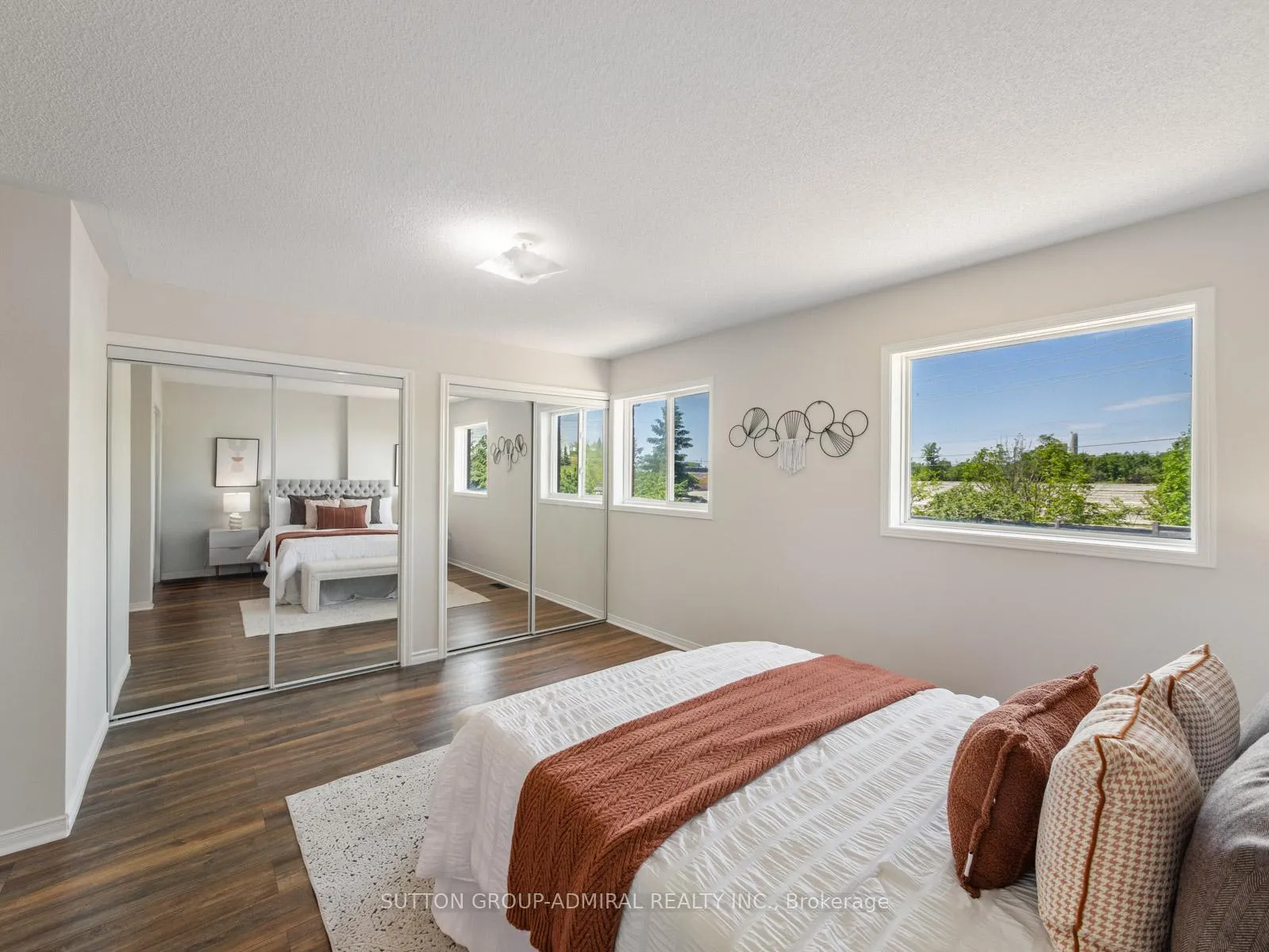Photo 21 of 49 Lindenshire Avenue, Vaughan, Maple — HOMEH