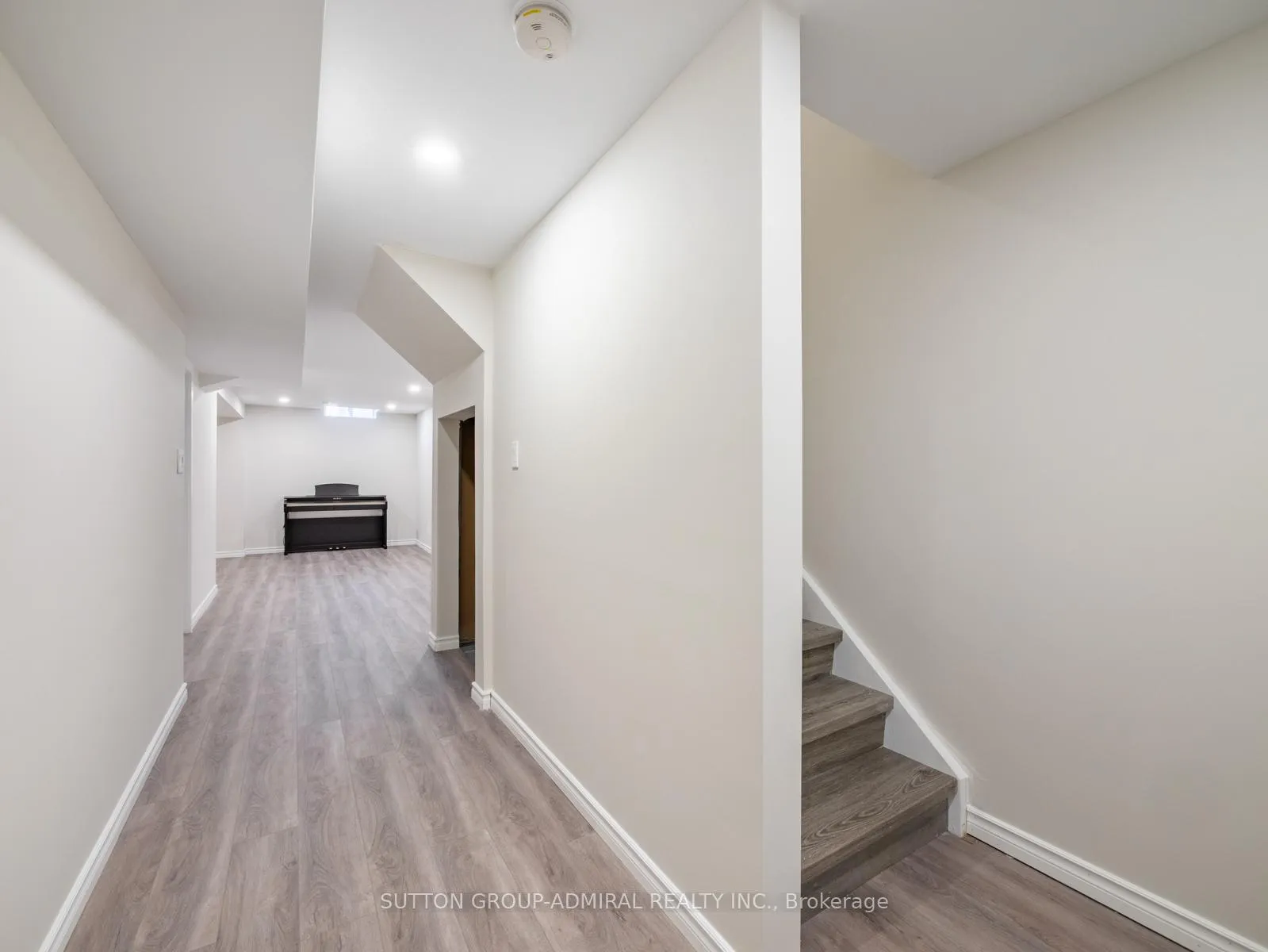 Photo 28 of 49 Lindenshire Avenue, Vaughan, Maple — HOMEH