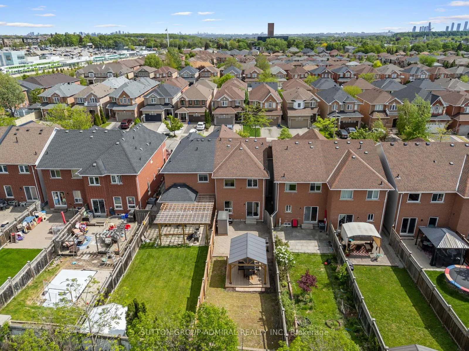 Photo 39 of 49 Lindenshire Avenue, Vaughan, Maple — HOMEH