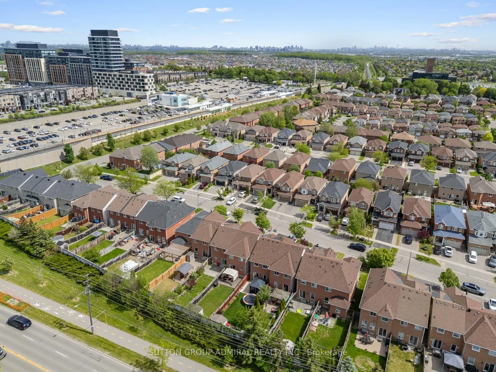 Photo 40 of 49 Lindenshire Avenue, Vaughan, Maple — HOMEH