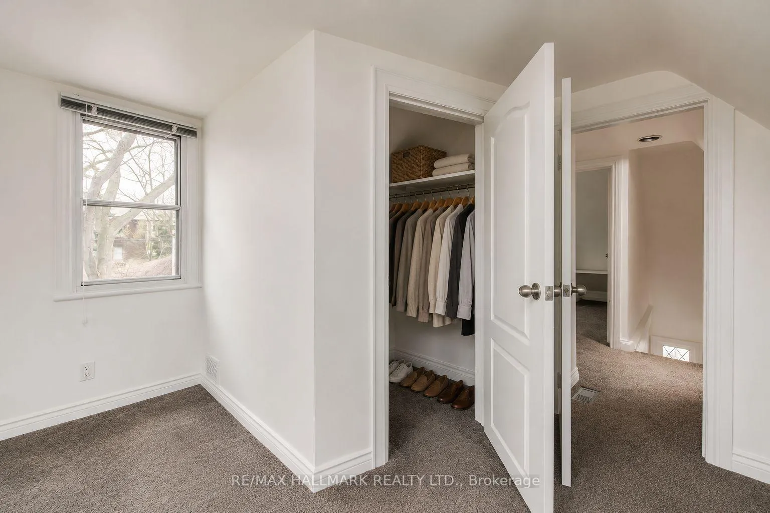 Photo 7 of 35 Benlamond Avenue, Toronto, East End-Danforth — HOMEH