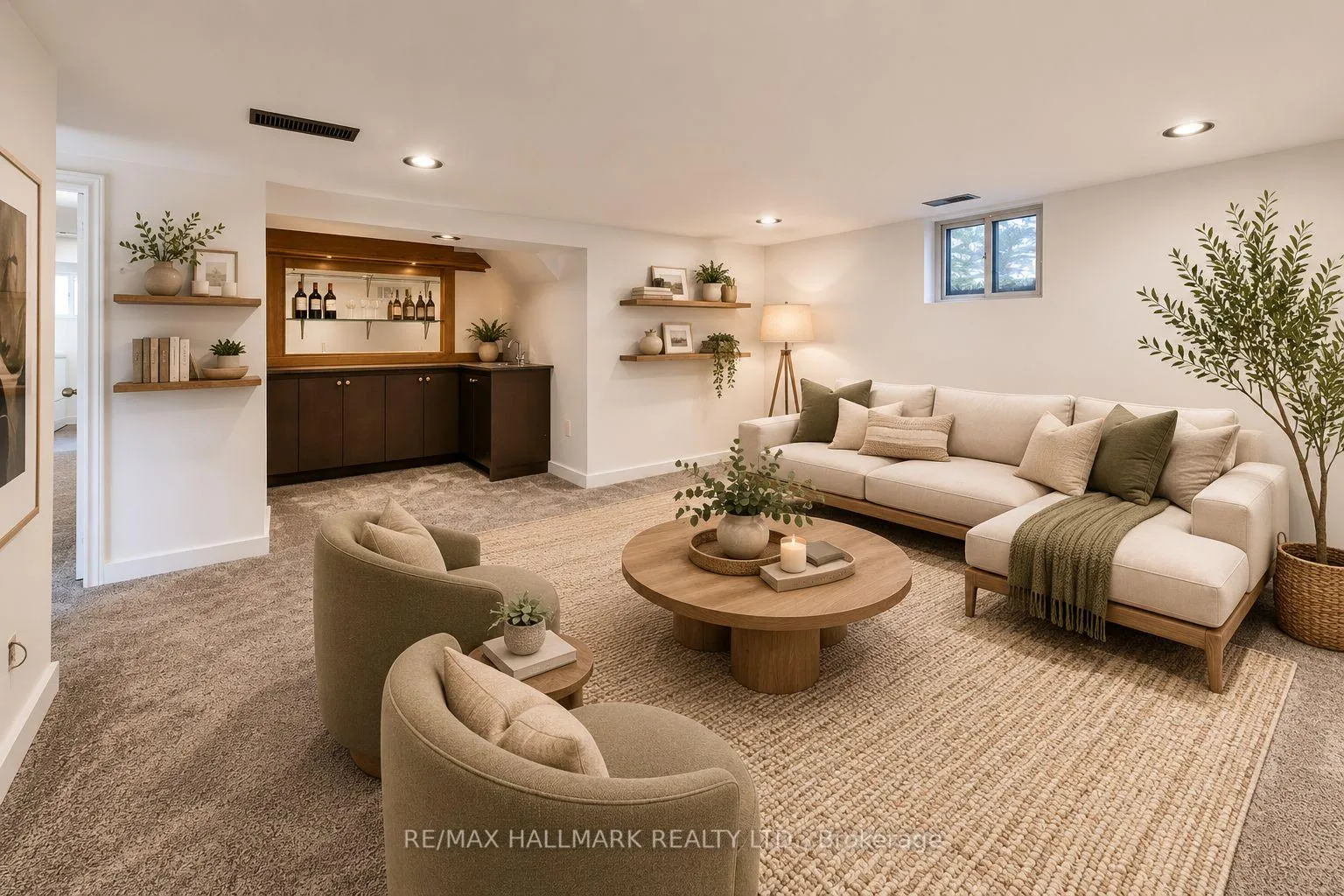 Photo 10 of 35 Benlamond Avenue, Toronto, East End-Danforth — HOMEH