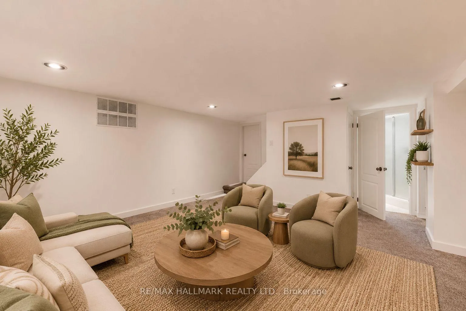 Photo 11 of 35 Benlamond Avenue, Toronto, East End-Danforth — HOMEH