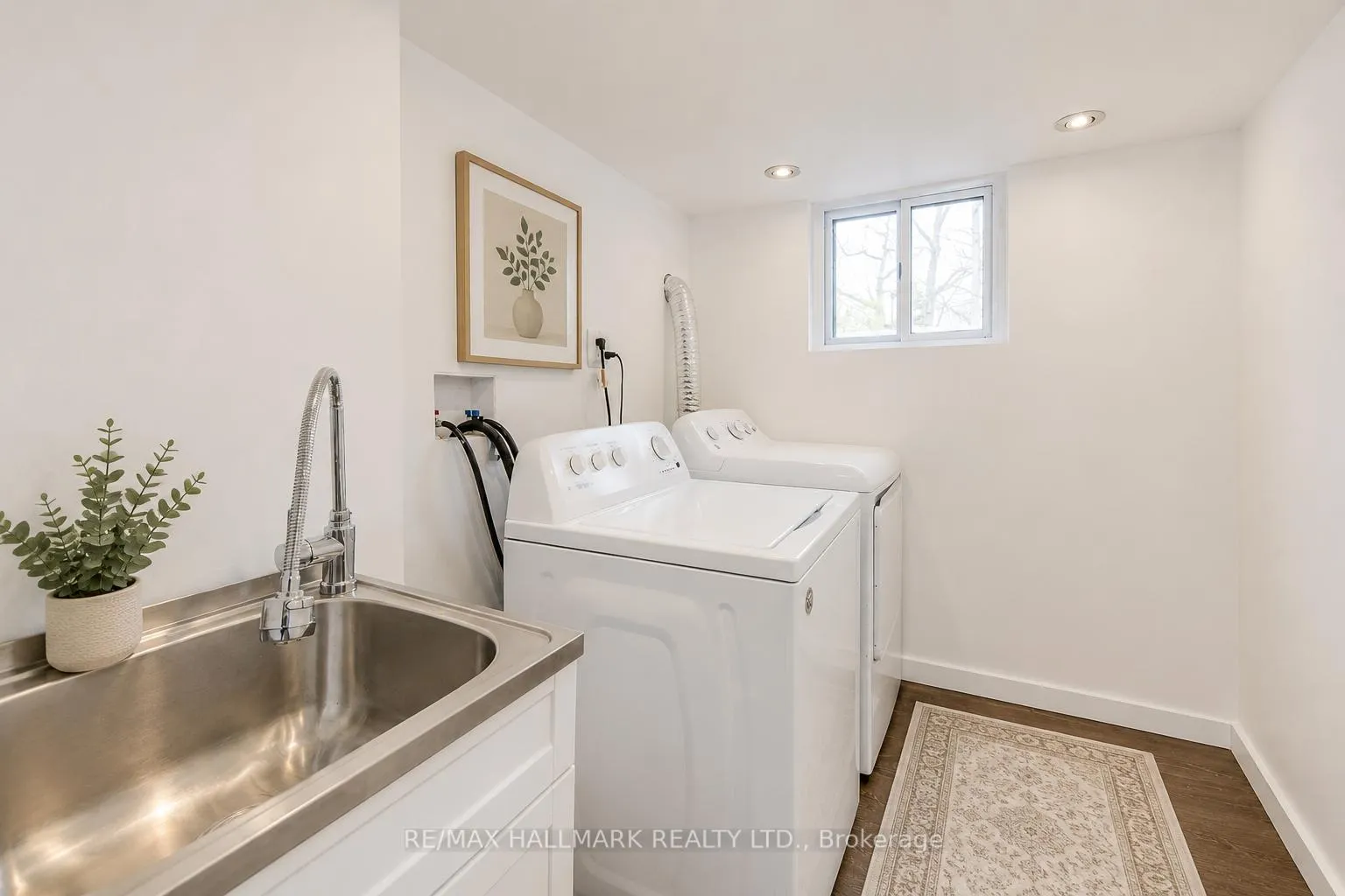 Photo 13 of 35 Benlamond Avenue, Toronto, East End-Danforth — HOMEH