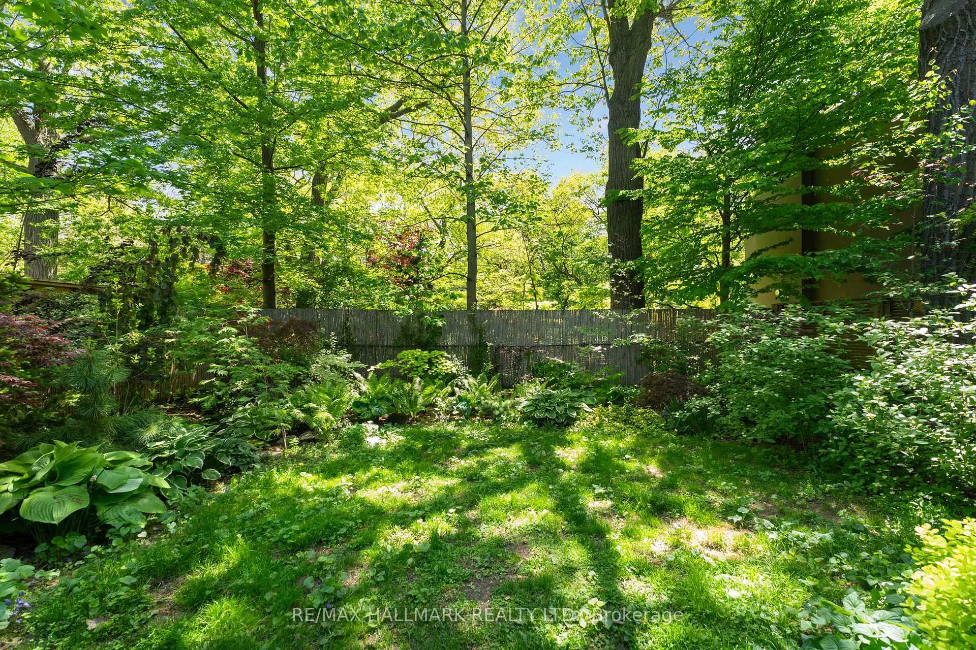 Photo 18 of 35 Benlamond Avenue, Toronto, East End-Danforth — HOMEH
