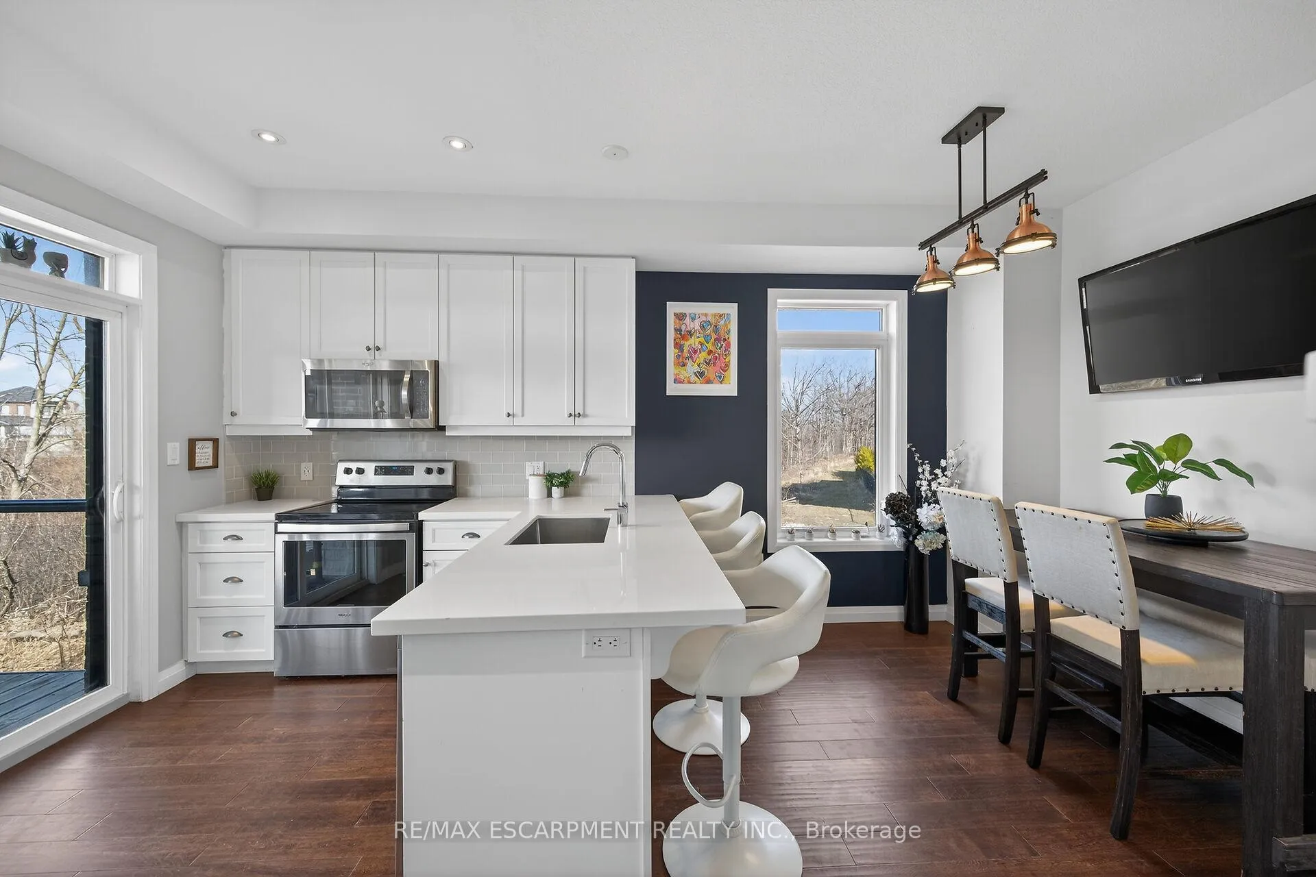 Photo 3 of Unit 33, 35 Midhurst Heights, Hamilton, Stoney Creek Mountain — HOMEH