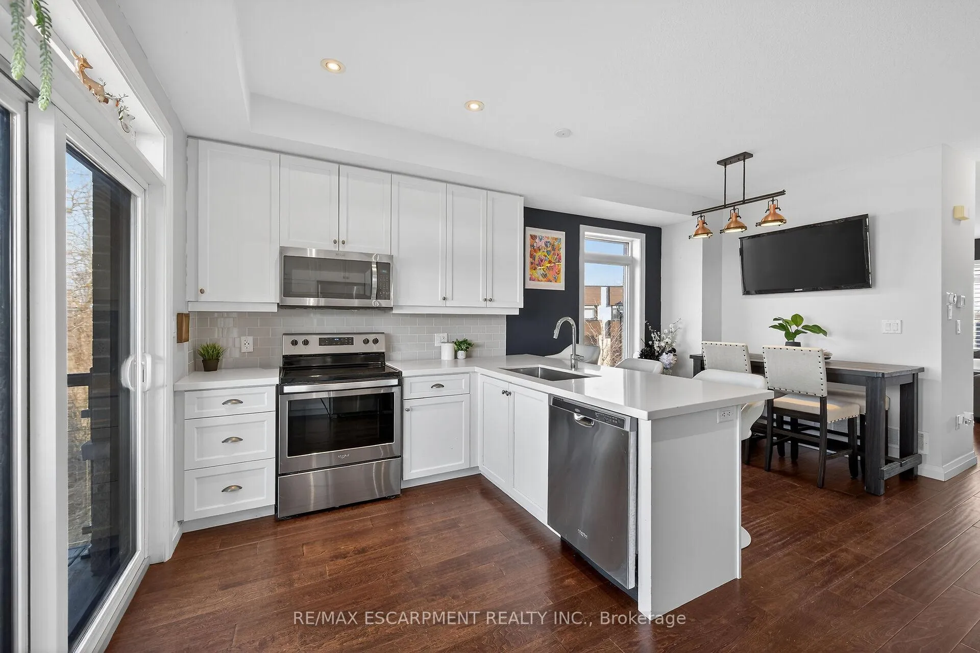 Photo 4 of Unit 33, 35 Midhurst Heights, Hamilton, Stoney Creek Mountain — HOMEH