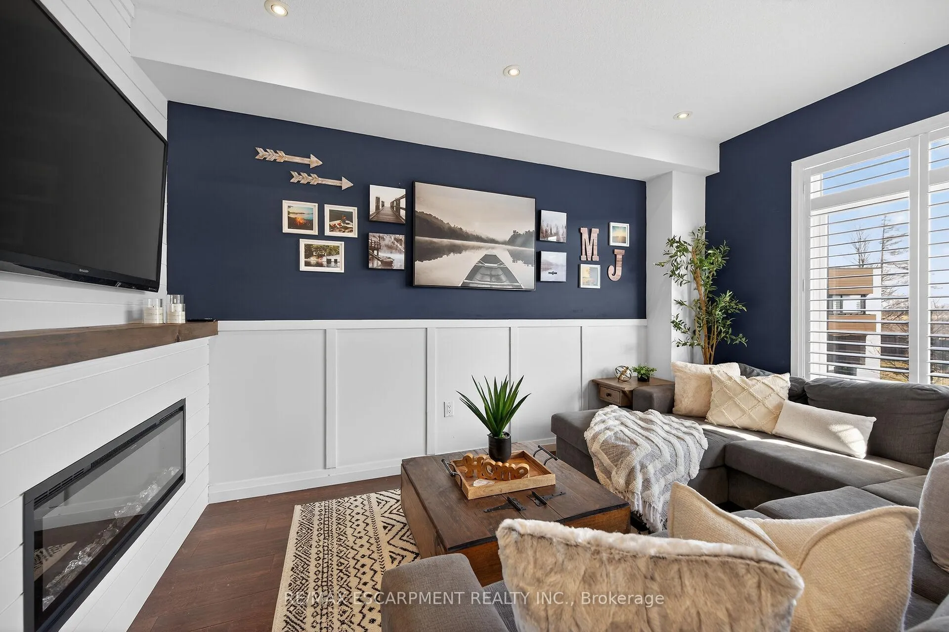 Photo 12 of Unit 33, 35 Midhurst Heights, Hamilton, Stoney Creek Mountain — HOMEH
