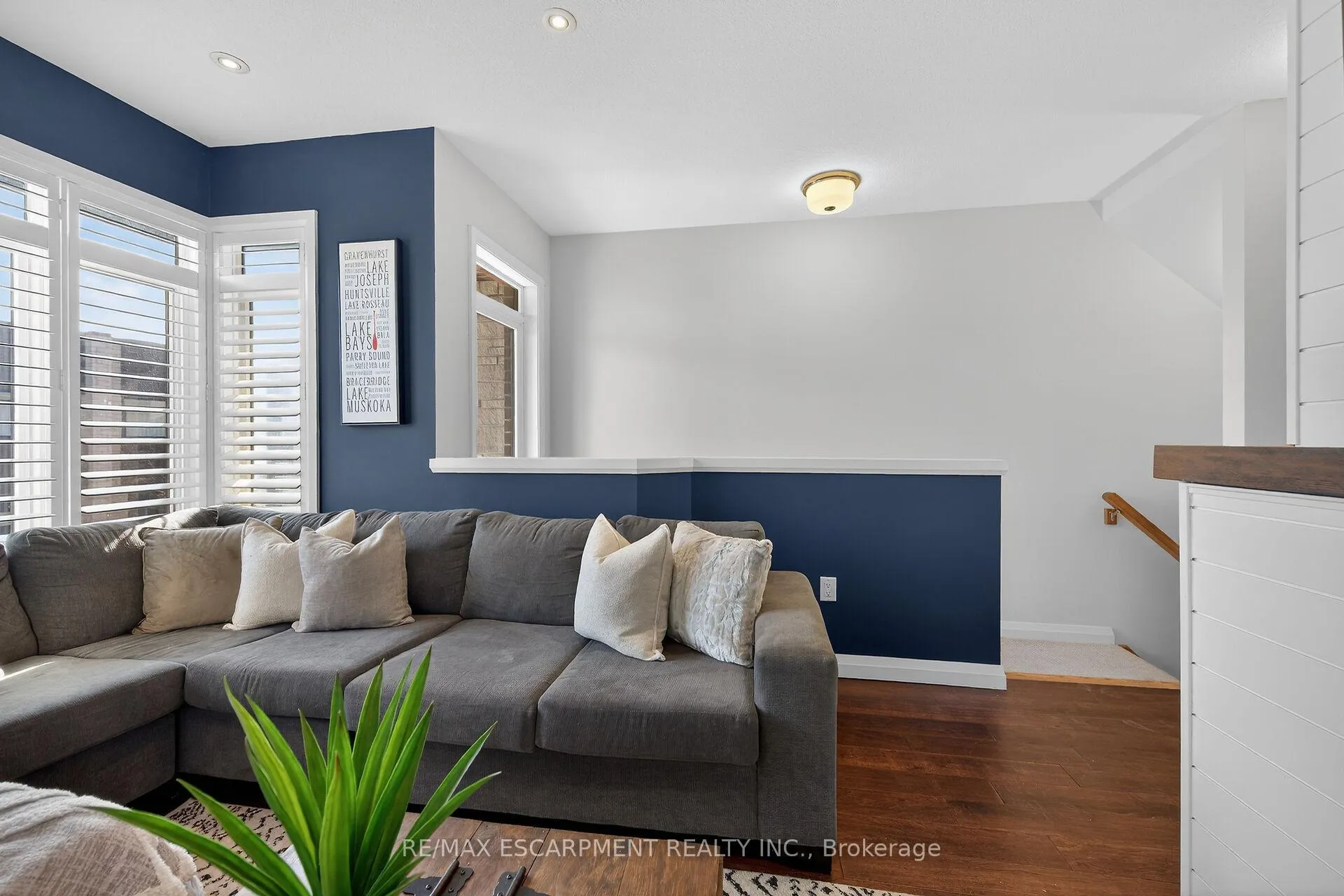 Photo 15 of Unit 33, 35 Midhurst Heights, Hamilton, Stoney Creek Mountain — HOMEH