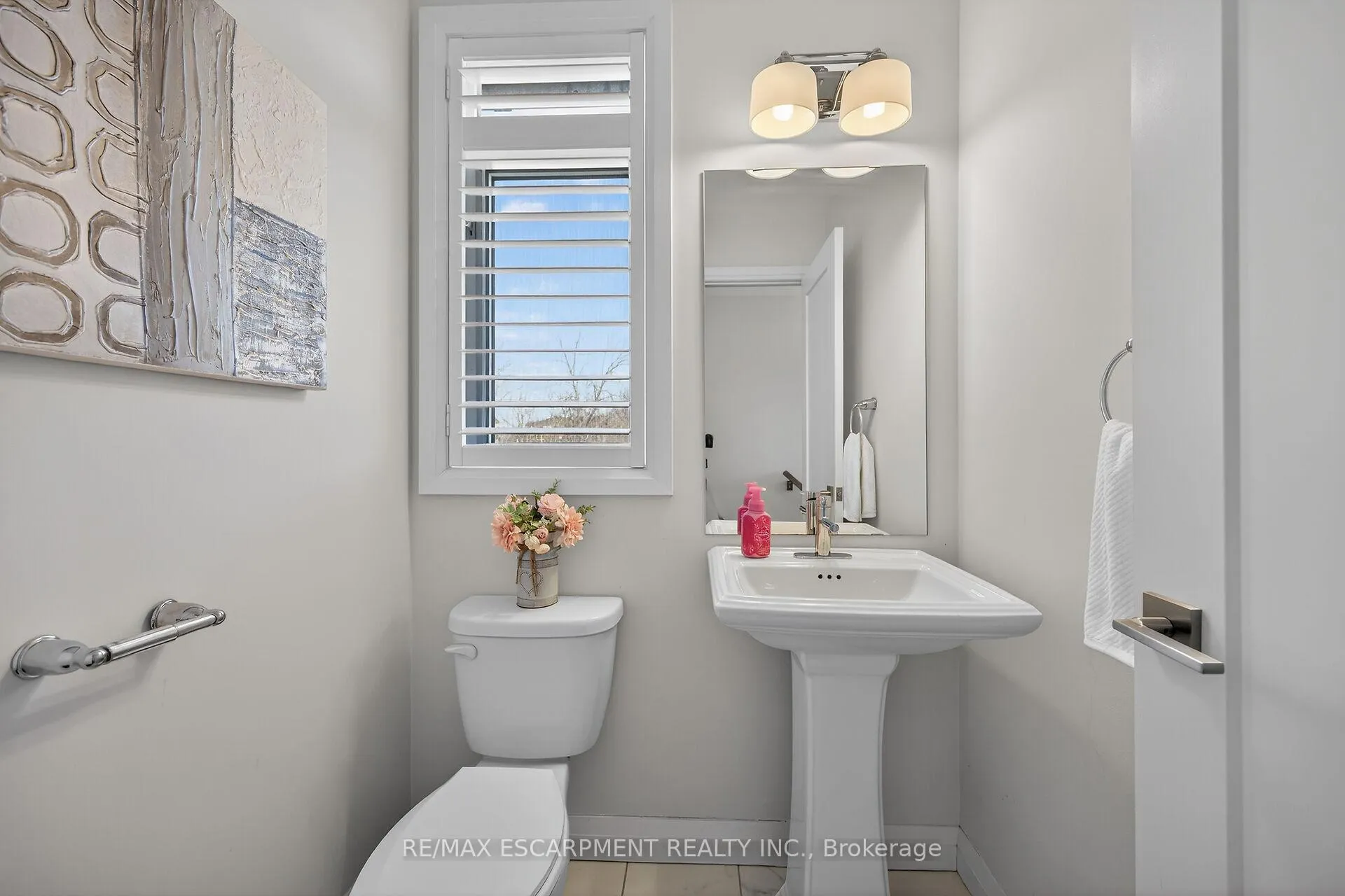Photo 16 of Unit 33, 35 Midhurst Heights, Hamilton, Stoney Creek Mountain — HOMEH
