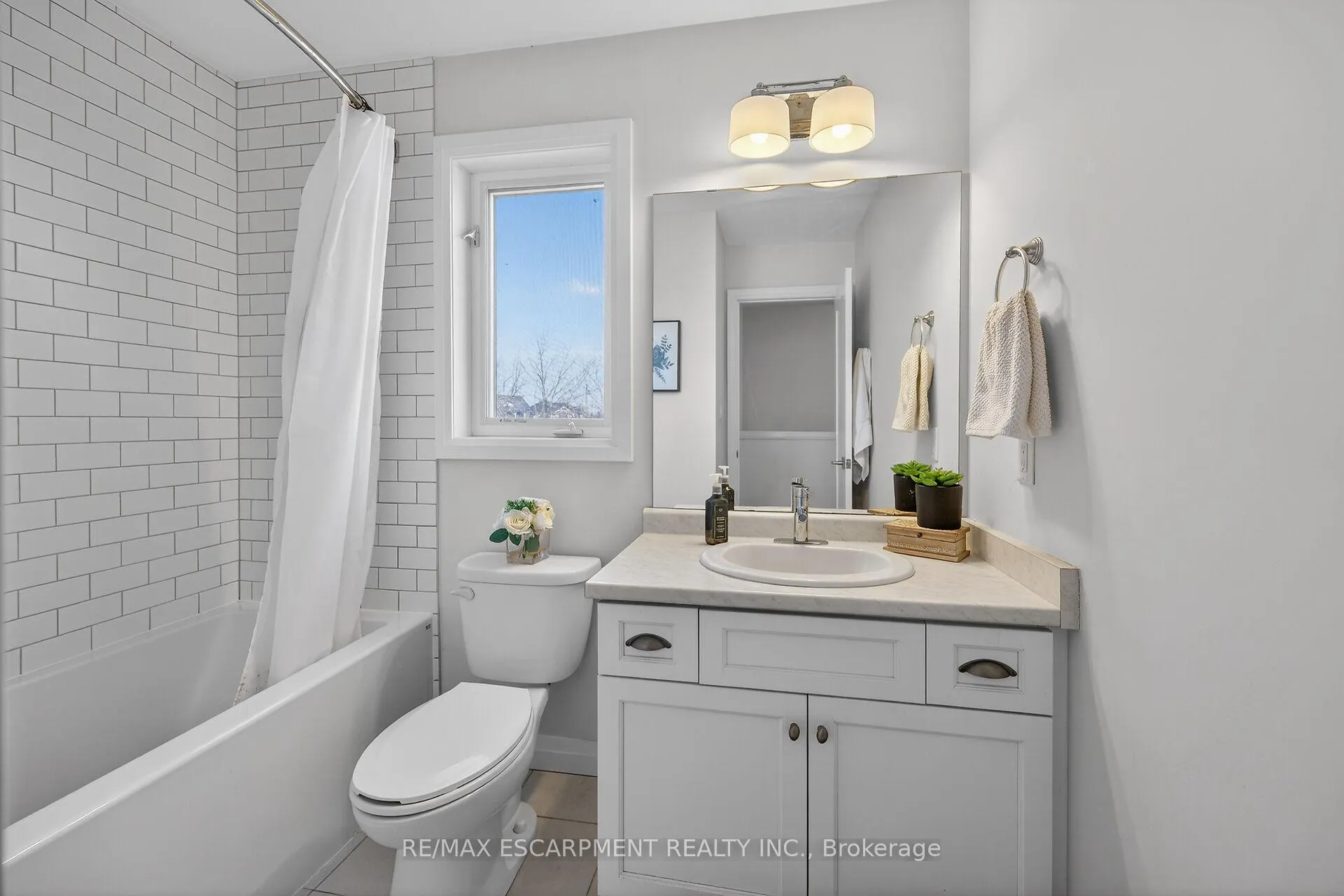 Photo 26 of Unit 33, 35 Midhurst Heights, Hamilton, Stoney Creek Mountain — HOMEH